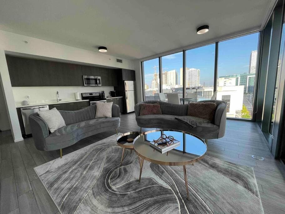 3 BR 3BA Palace Biscayne bay! Prime Locale Views — 16