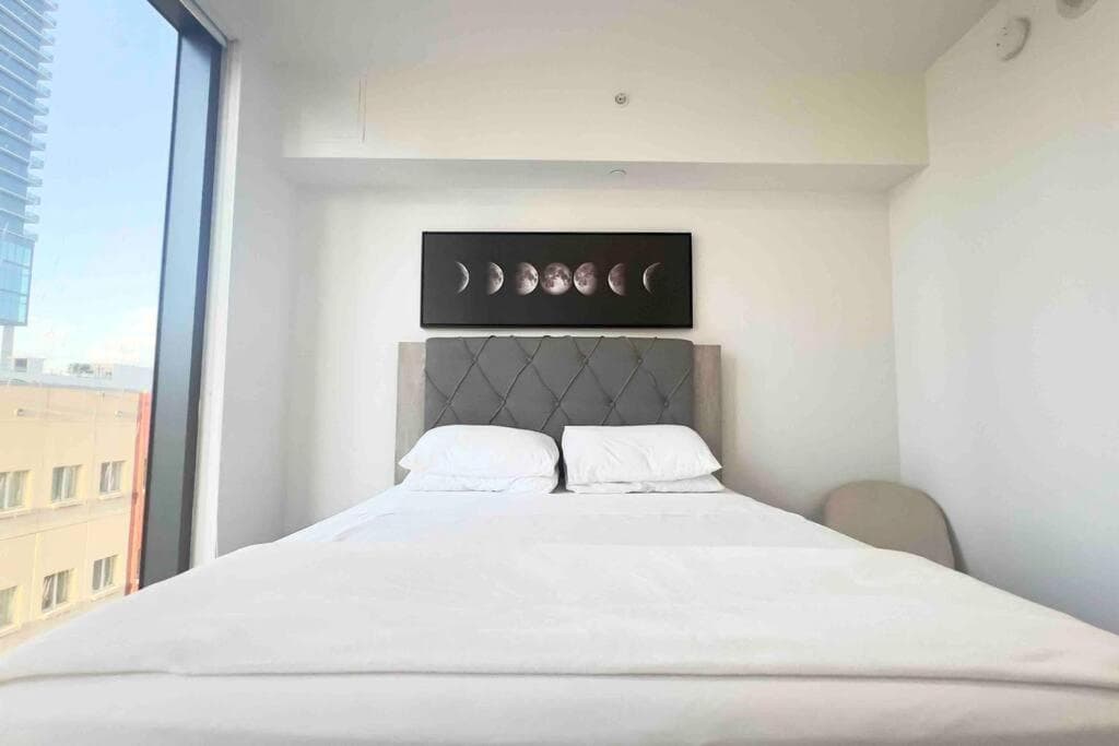 3 BR 3BA Palace Biscayne bay! Prime Locale Views — 29