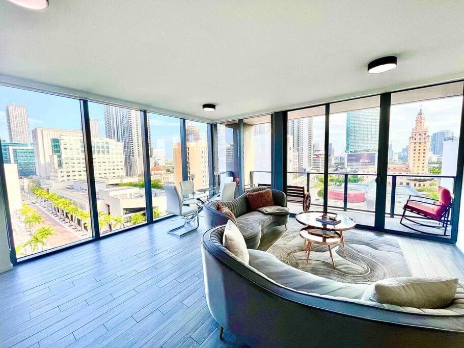 3 BR 3BA Palace Biscayne bay! Prime Locale Views — 13