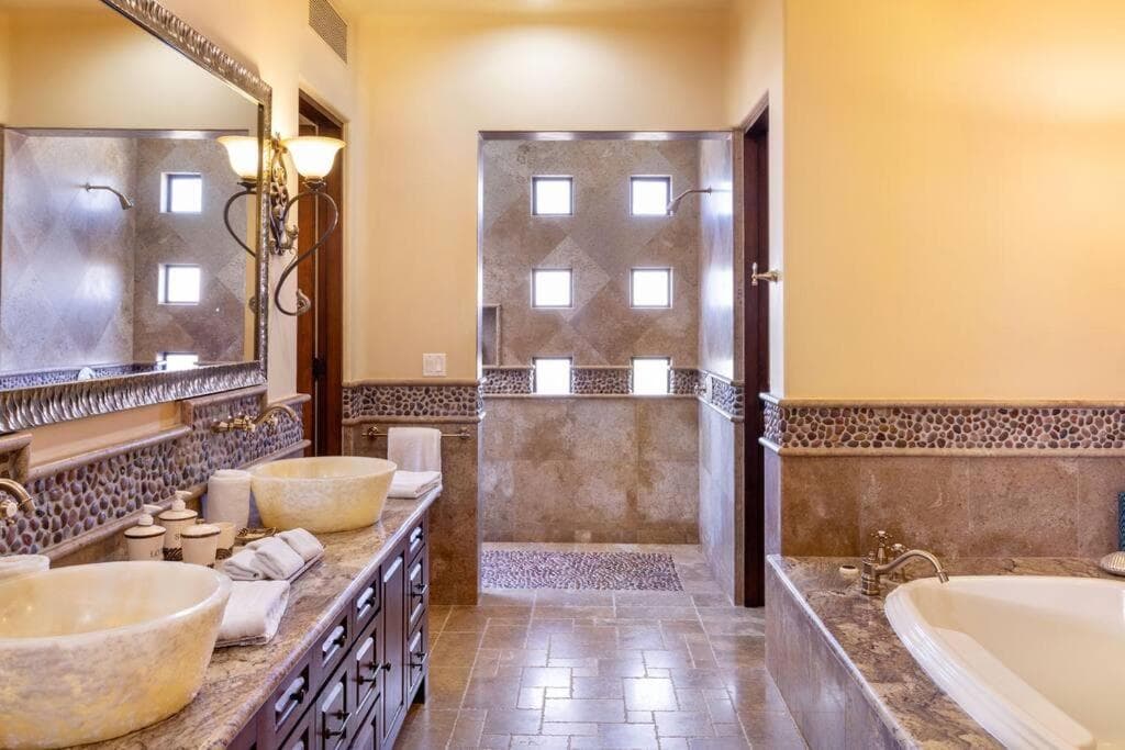 5-BR Golf Villa With Transportation Included — 9