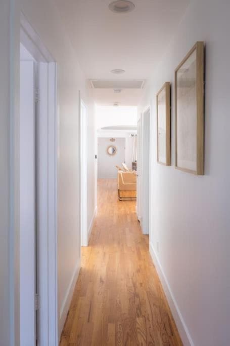 Sunny and Stylish 4BE 2BA Venice Beach Oasis — 5