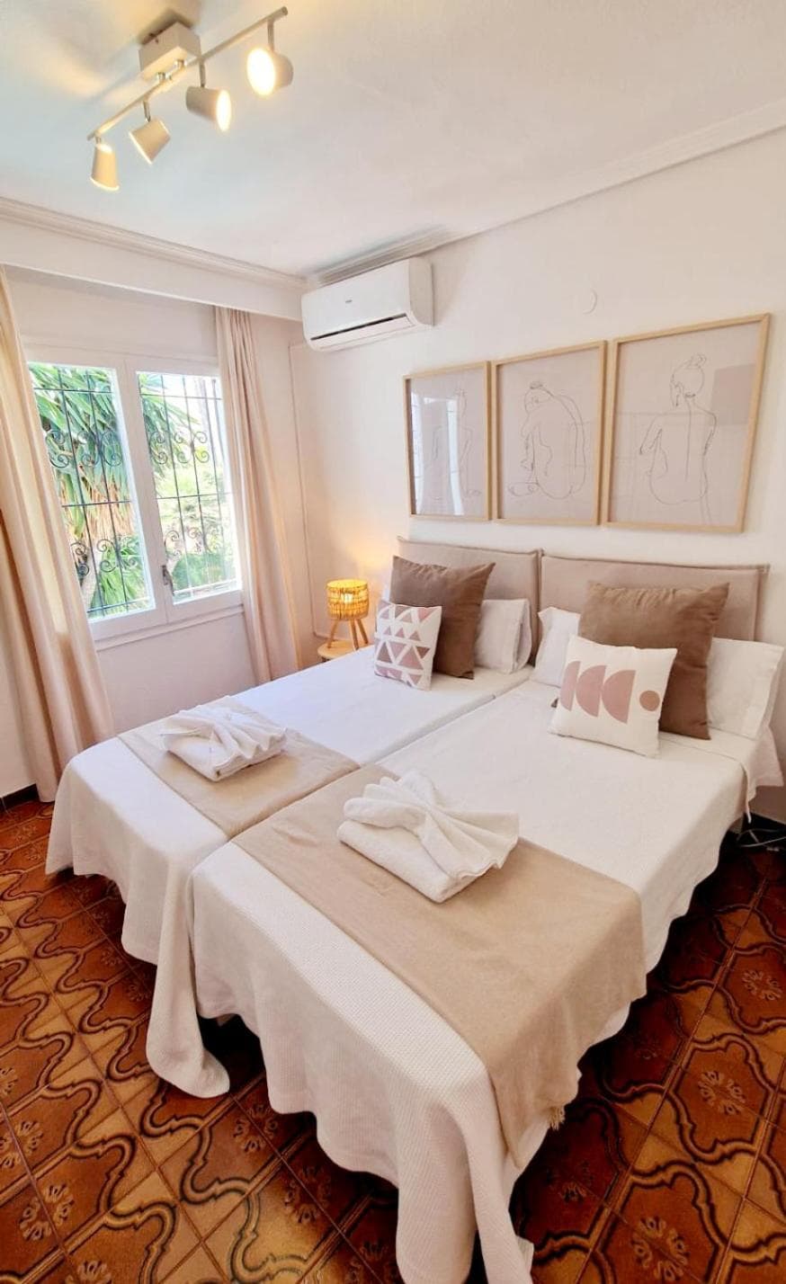 Spacious Villa- Private Pool/ 8BR/@Playa Den Bossa — 8