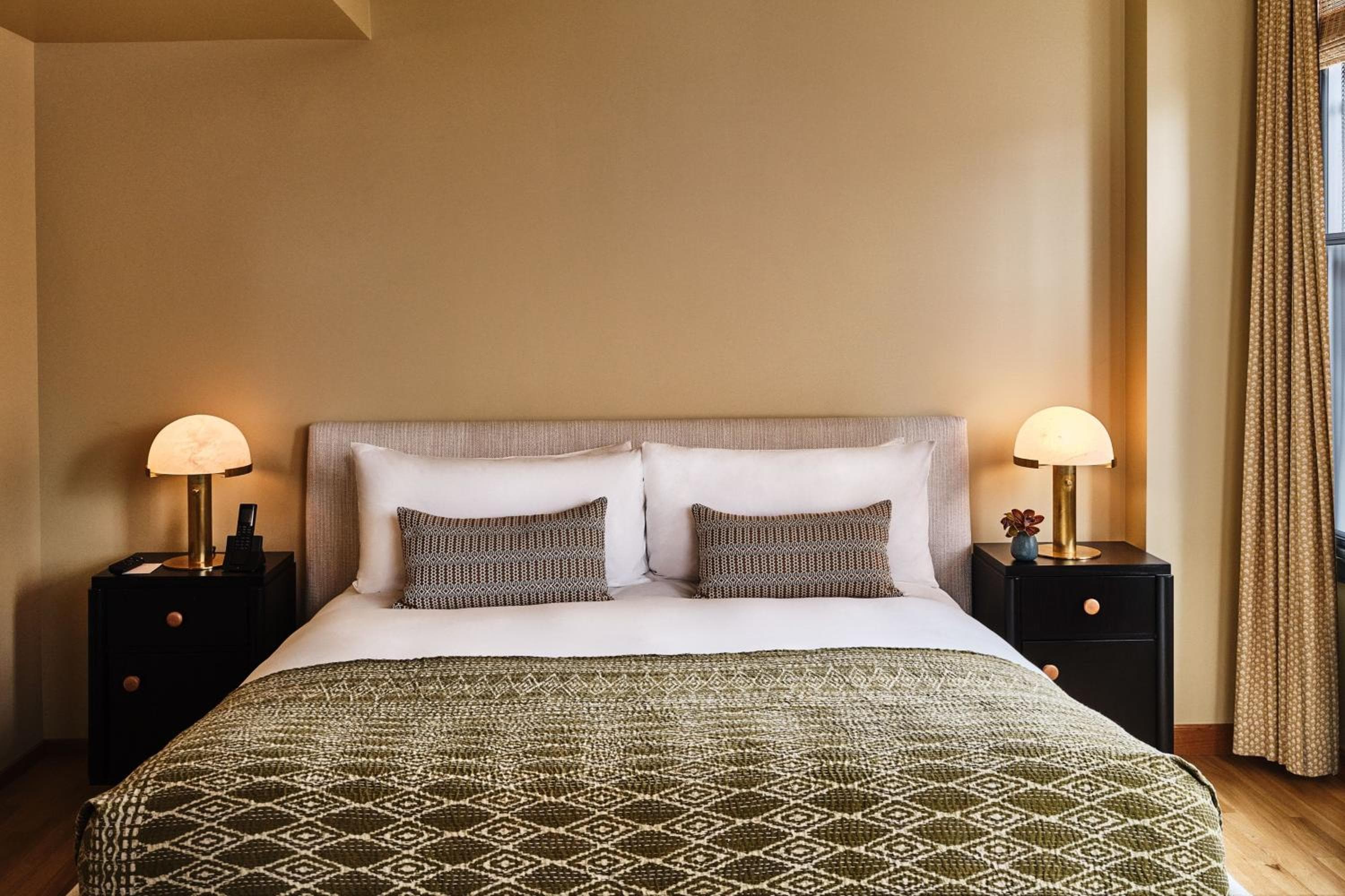 Downtown Los Angeles Proper Hotel, a Member of Design Hotels — 3