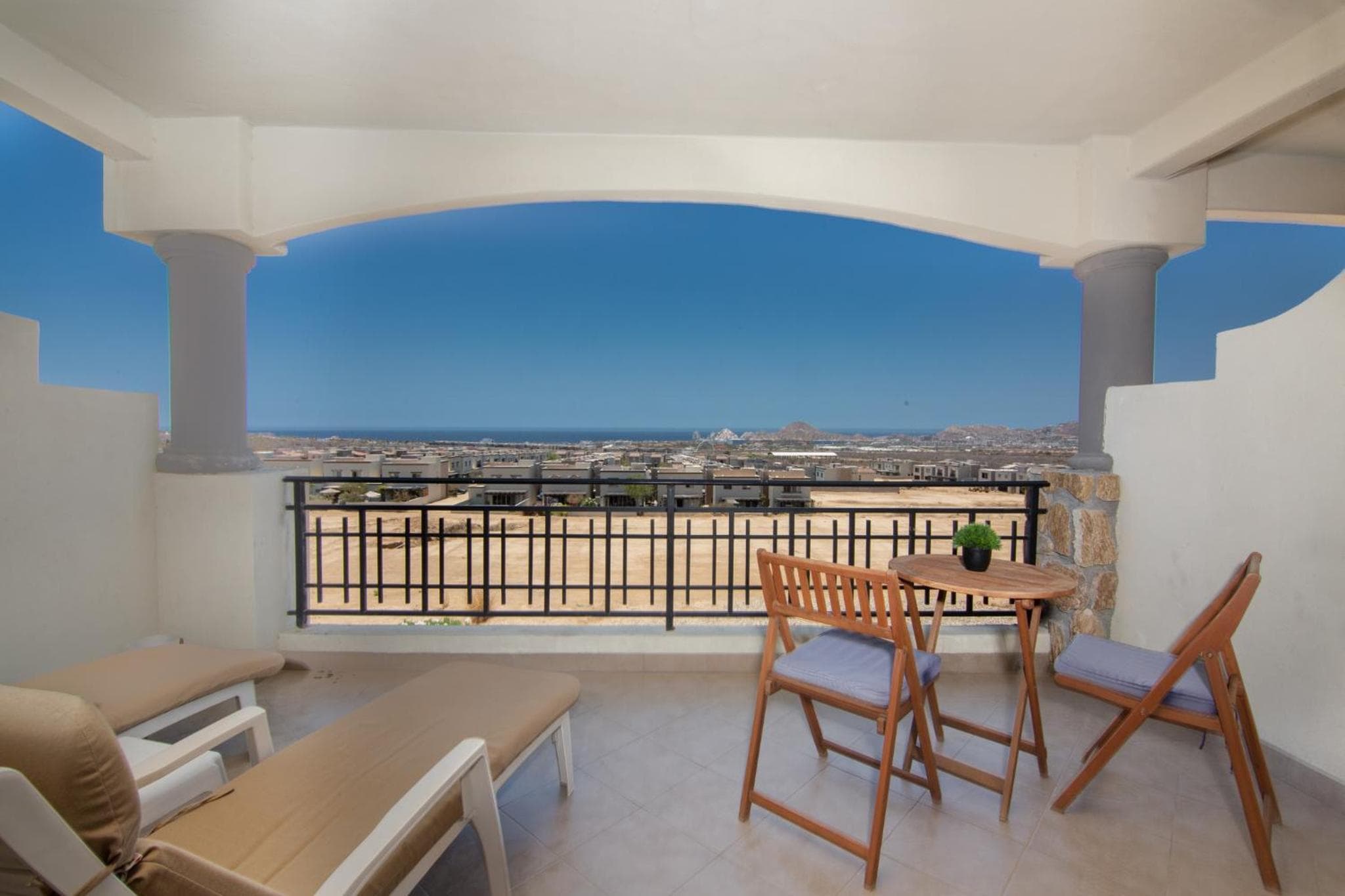 Vista Del Arco — 2