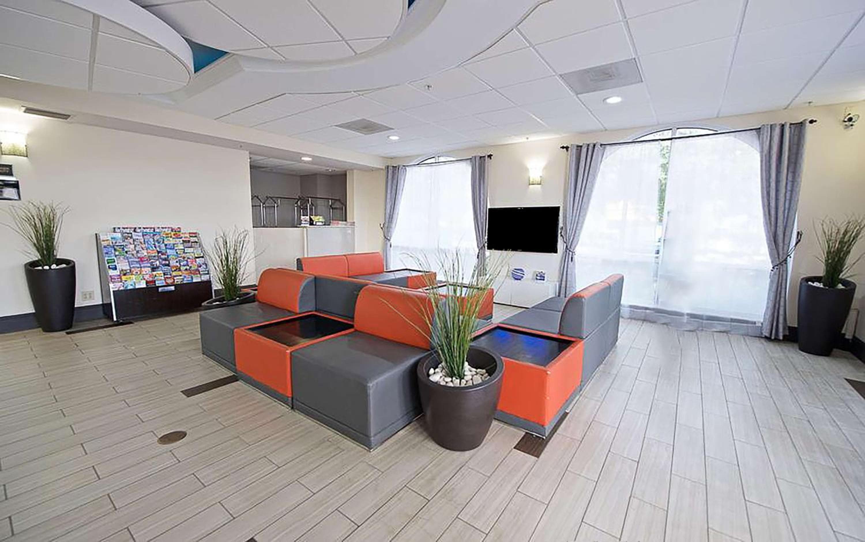 Best Western Airport Inn & Suites — 3