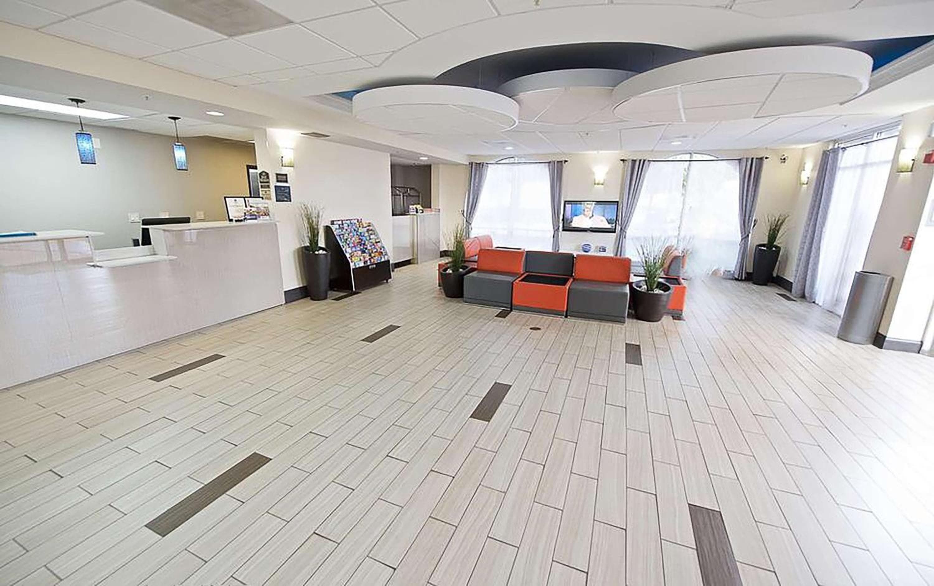 Best Western Airport Inn & Suites — 4