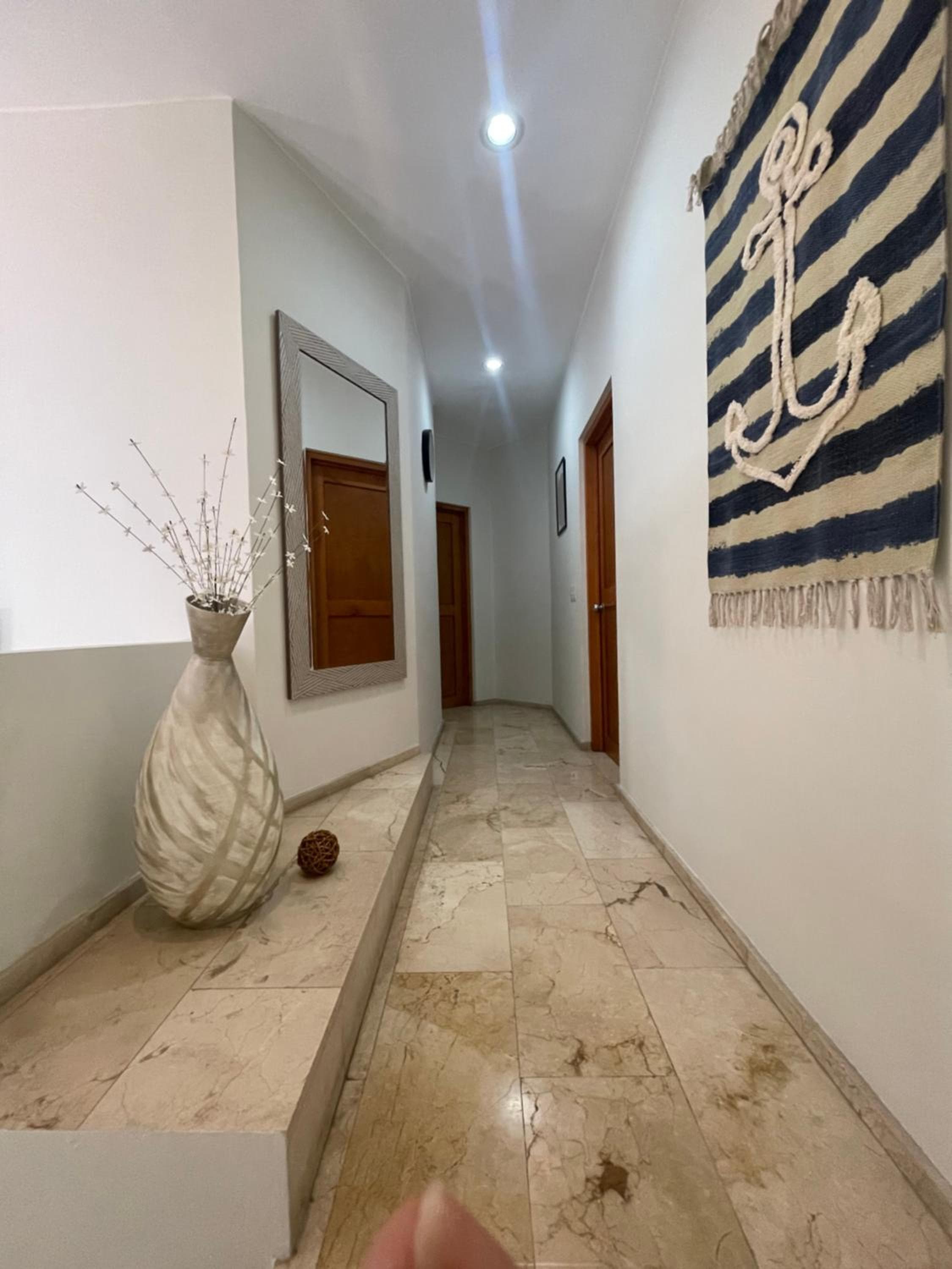 Sea view, king-size bed, wheelchair access — 27