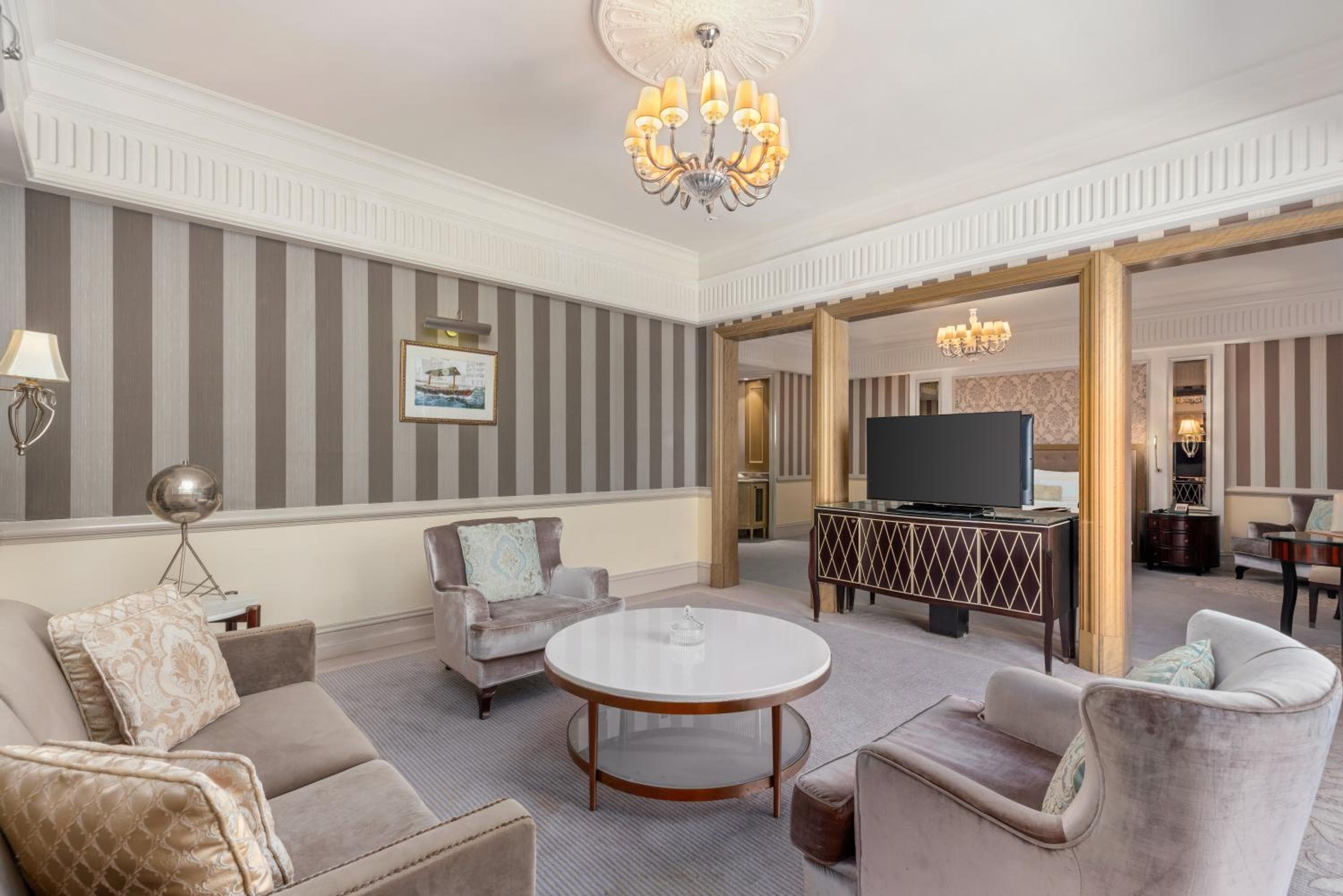 Al Habtoor Palace - Preferred Hotels & Resorts — 22
