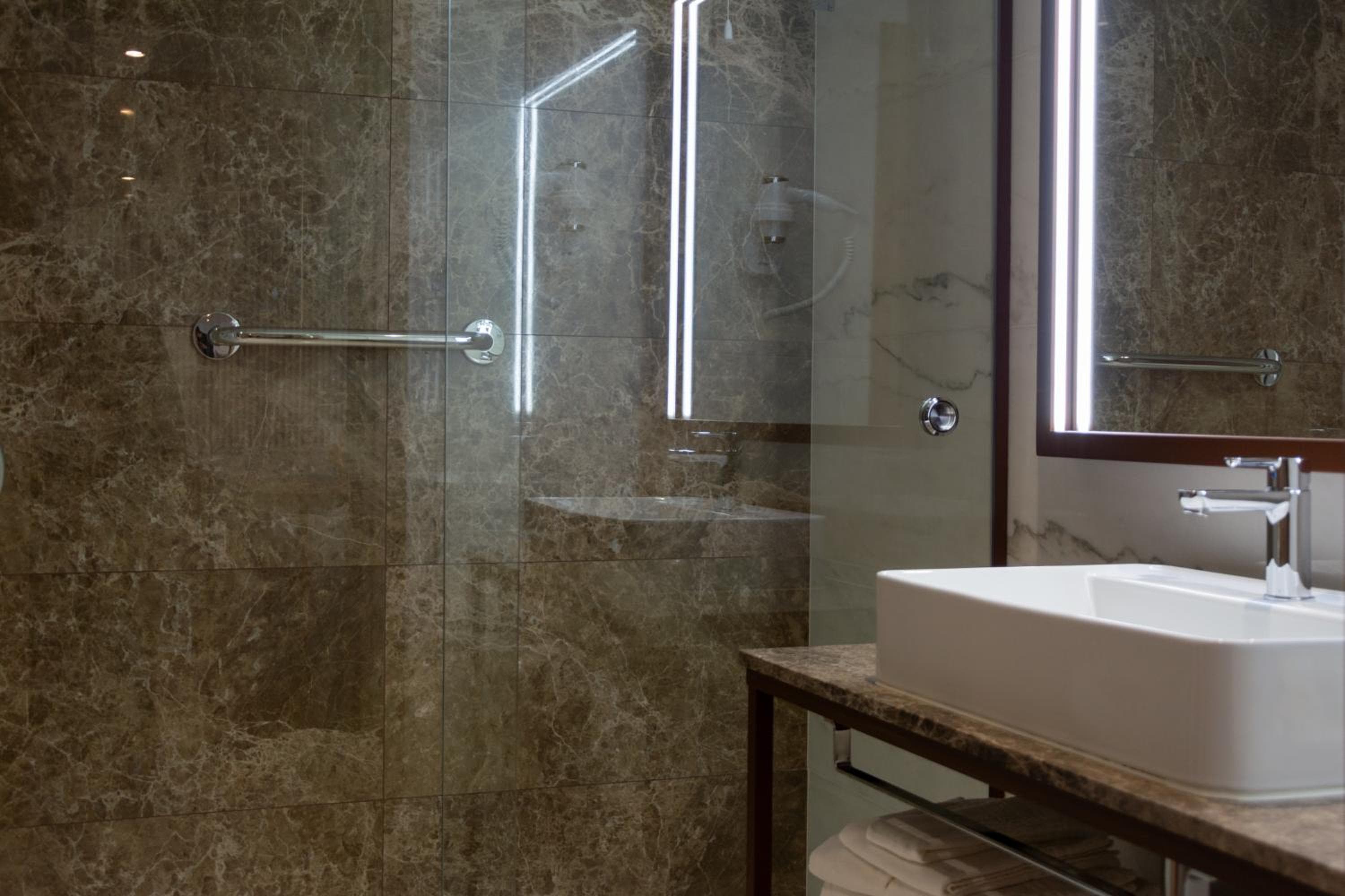 VIP Executive Suites do Marquês Hotel — 12