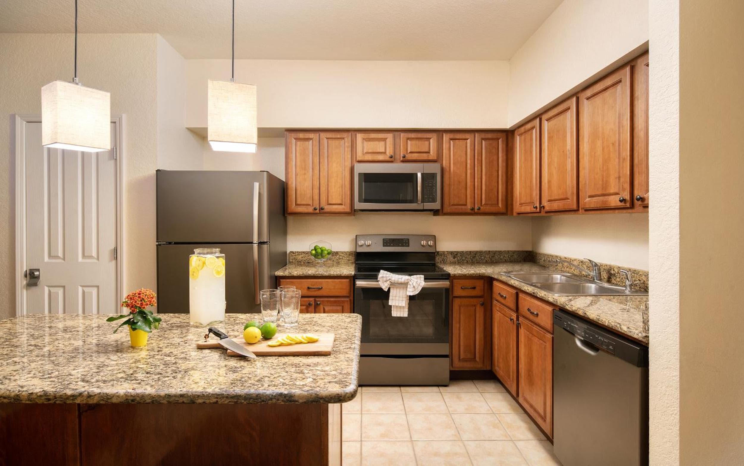 Floridays Orlando Two & Three Bed Rooms Condo Resort — 16