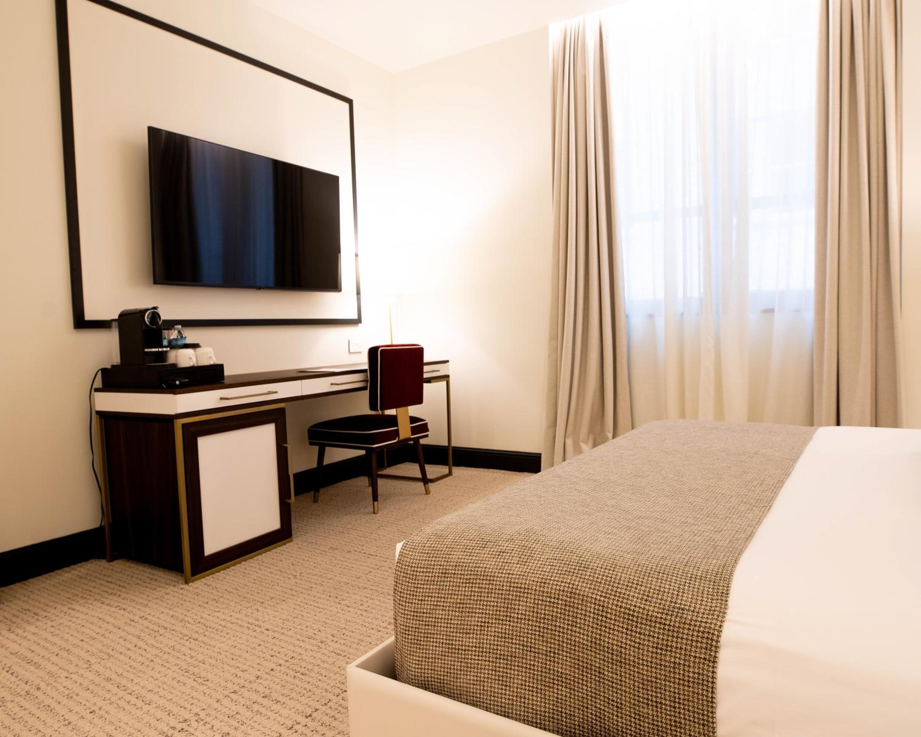 Dylan Hotel New York — 20