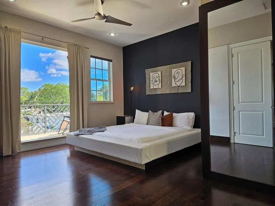 Tarpon River House - Heat Optional Pool - 4 bedrooms - 3 bathrooms - 1 miles to downtown FTL — 2