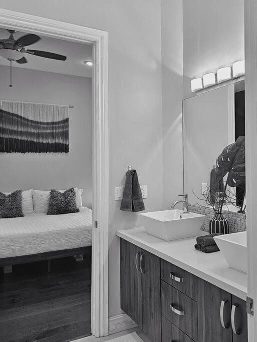 Tarpon River House - Heat Optional Pool - 4 bedrooms - 3 bathrooms - 1 miles to downtown FTL — 3