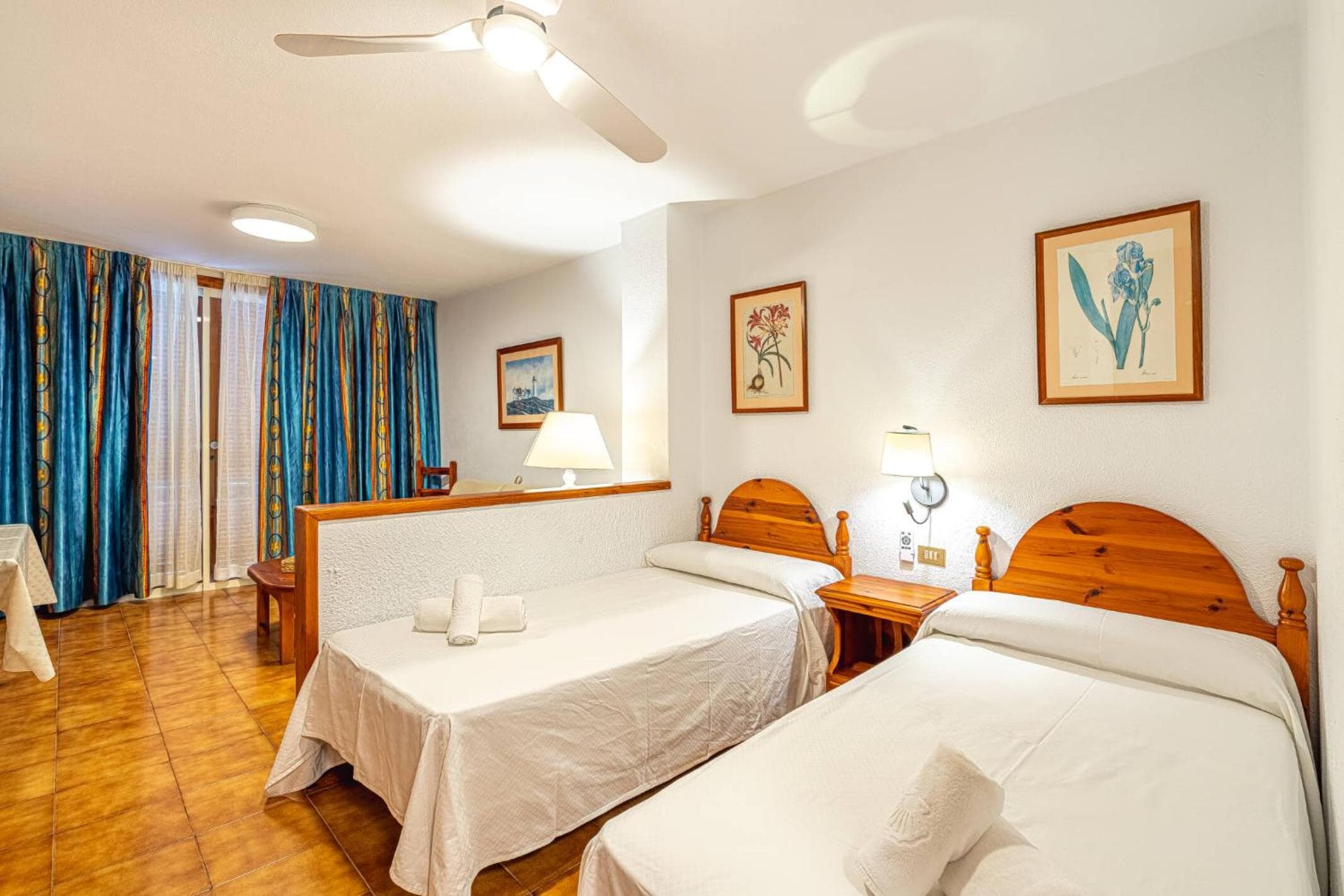 As de Casas - Golden Mile - Las Americas — 2