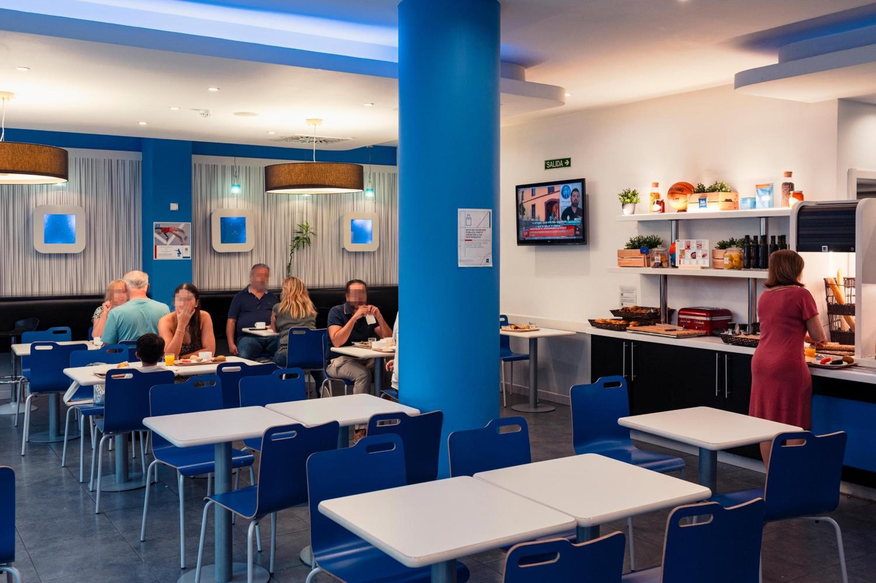 Ibis Budget Málaga Centro — 3