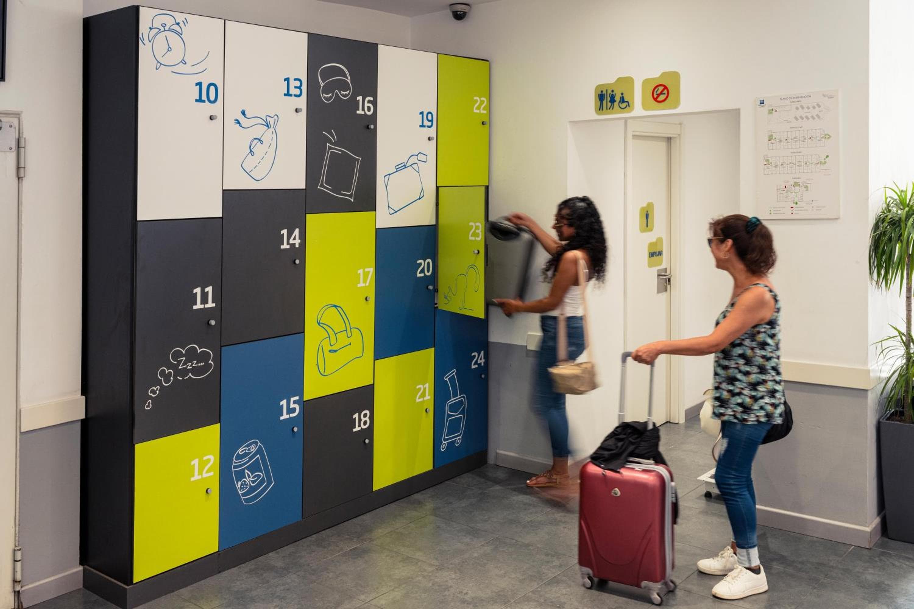 Ibis Budget Málaga Centro — 6
