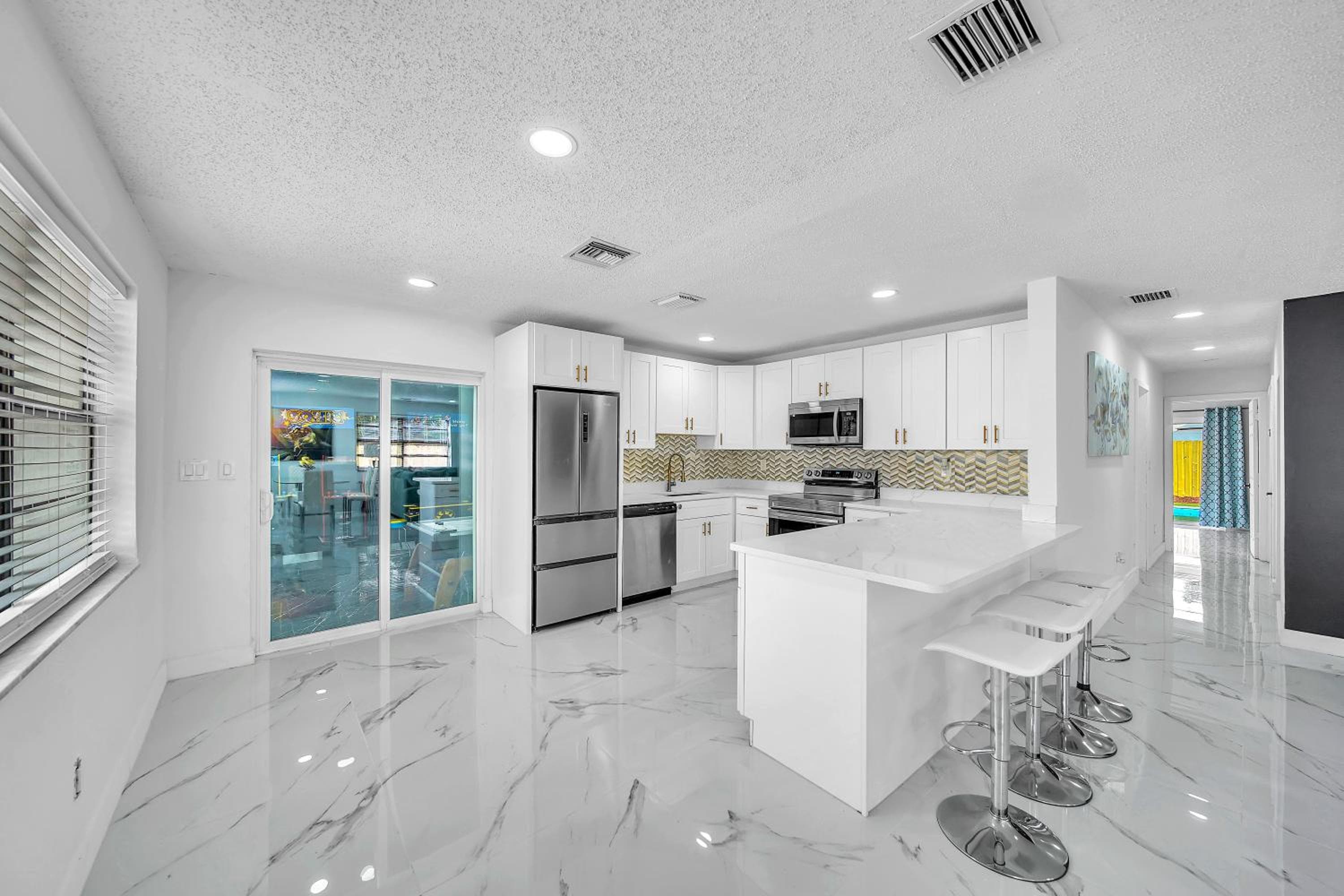 Indoor Basketball, Game Room, Heated Pool, Private — 15