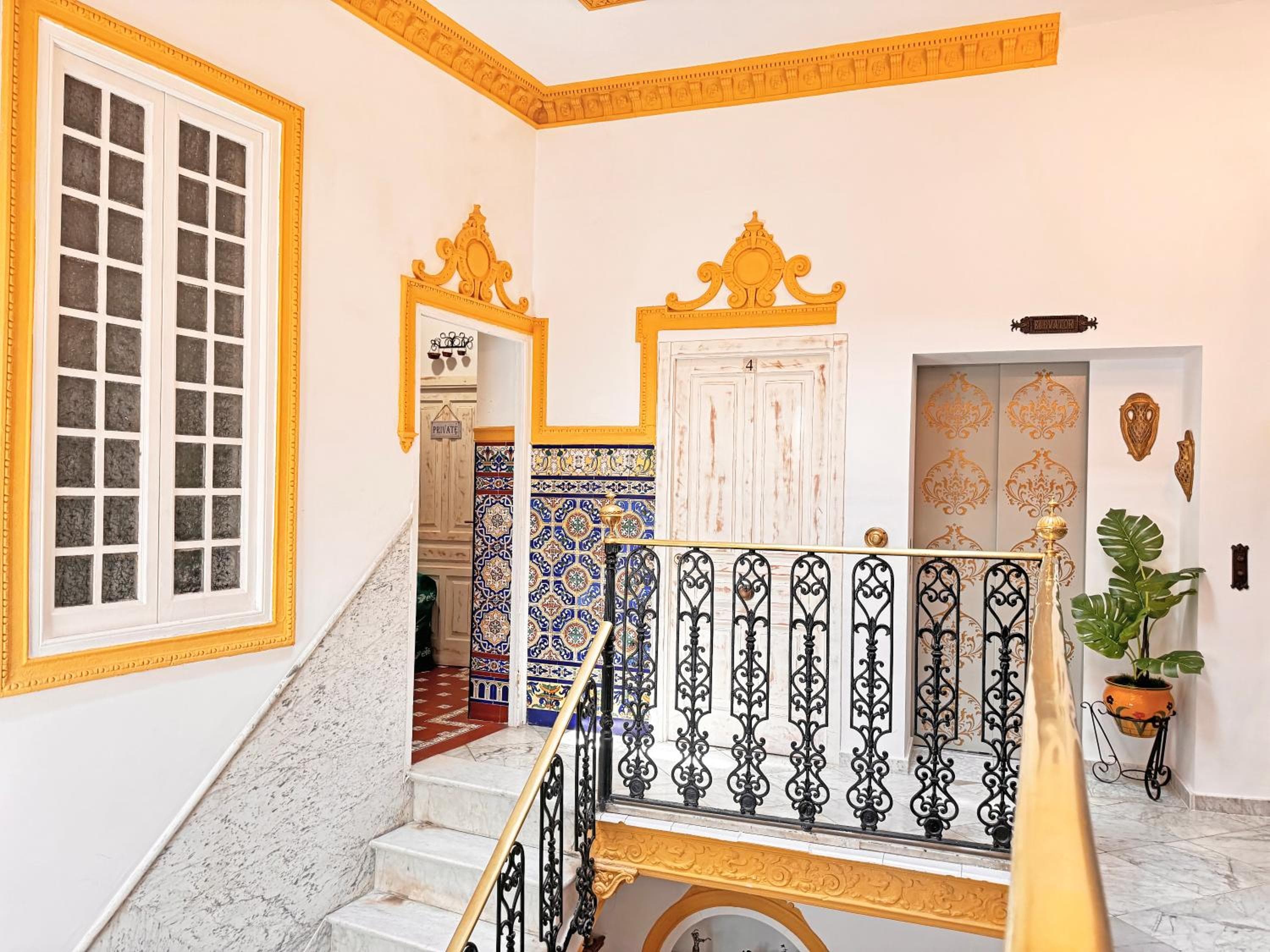 Palace House Hércules Apartments — 3