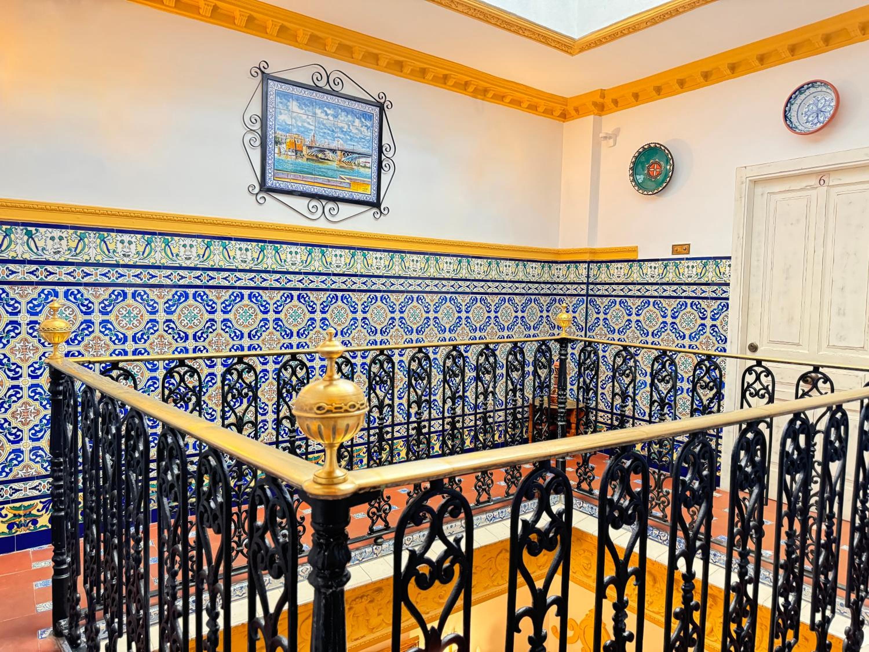 Palace House Hércules Apartments — 16