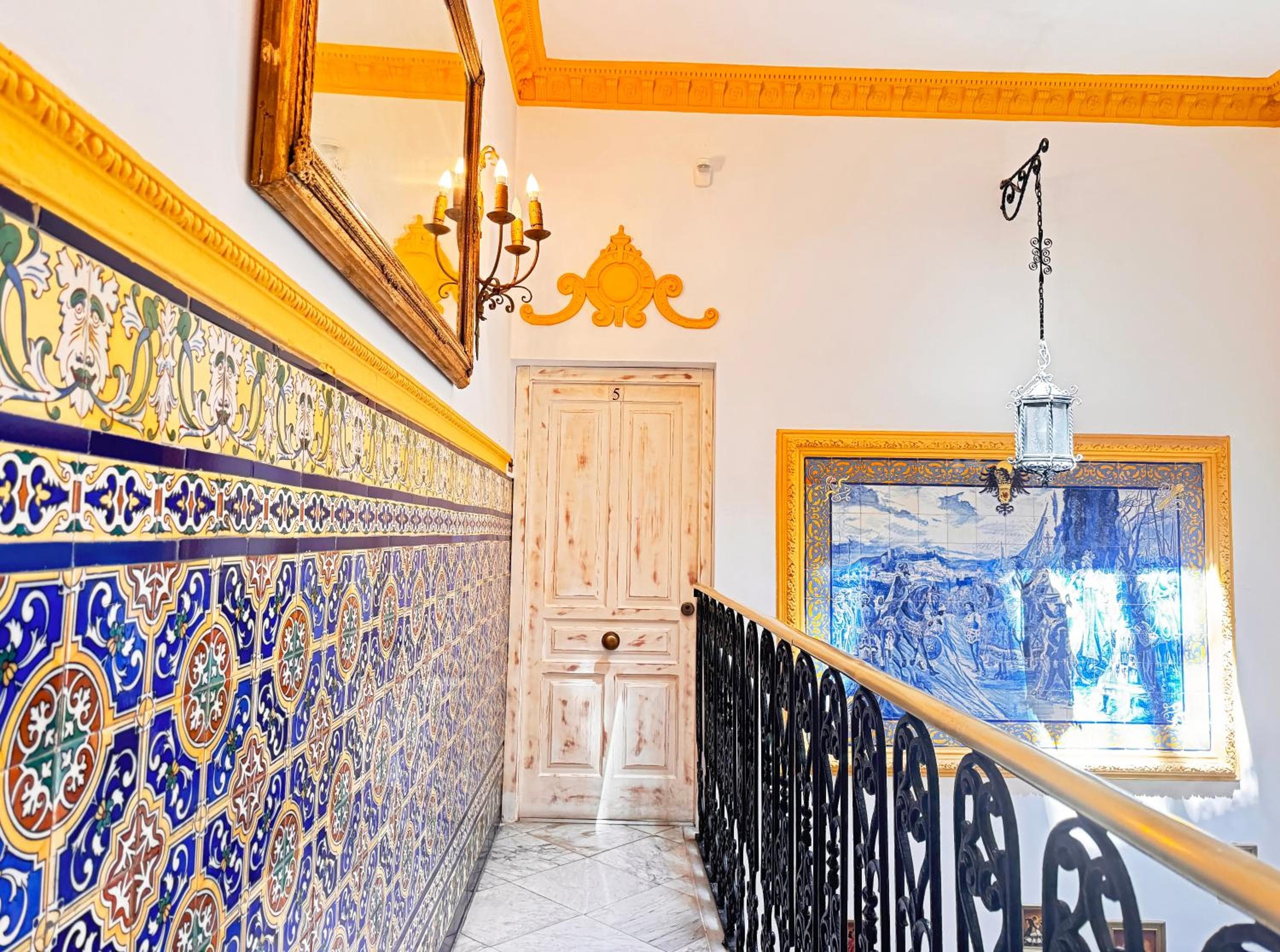 Palace House Hércules Apartments — 22