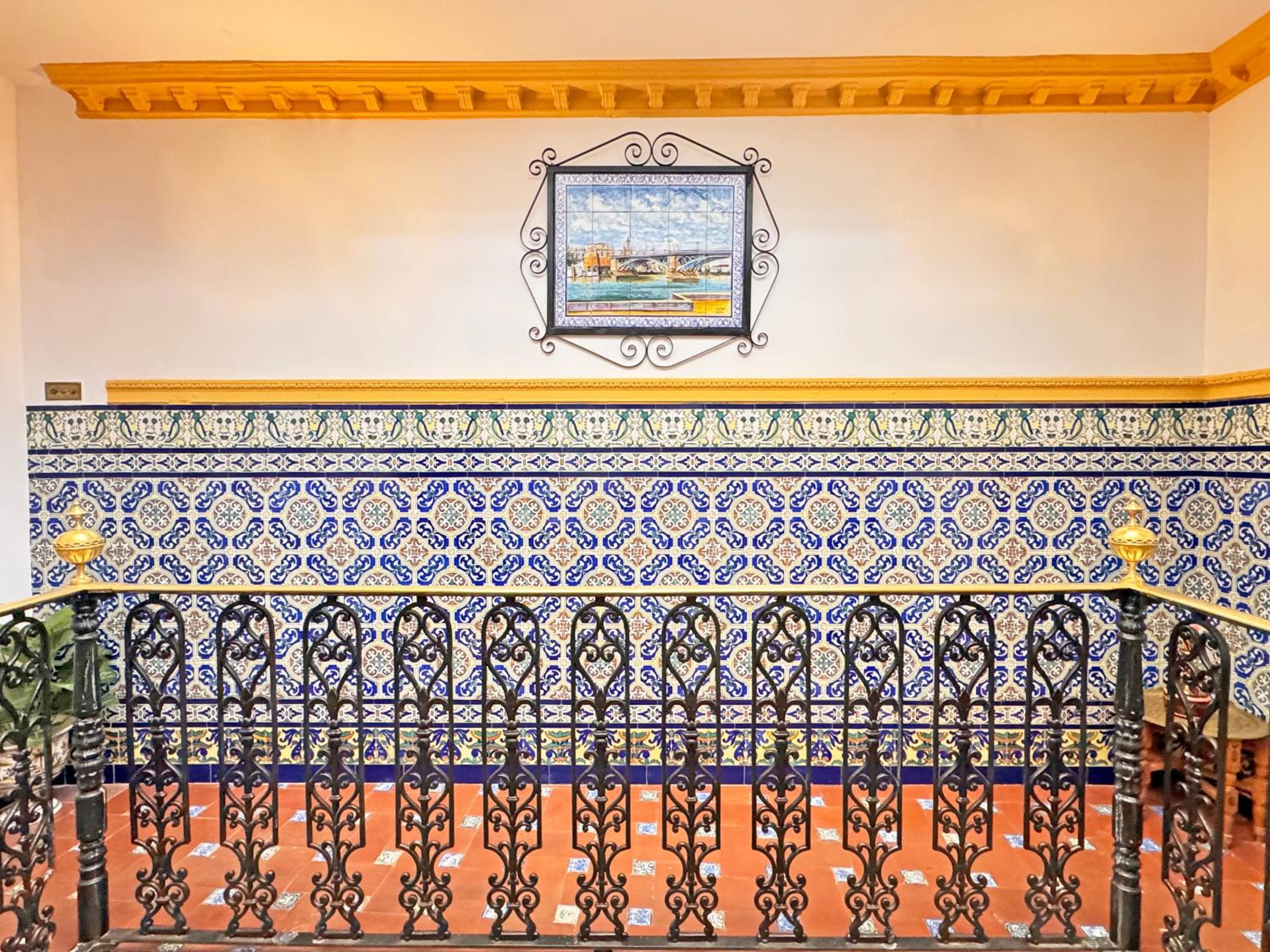 Palace House Hércules Apartments — 2