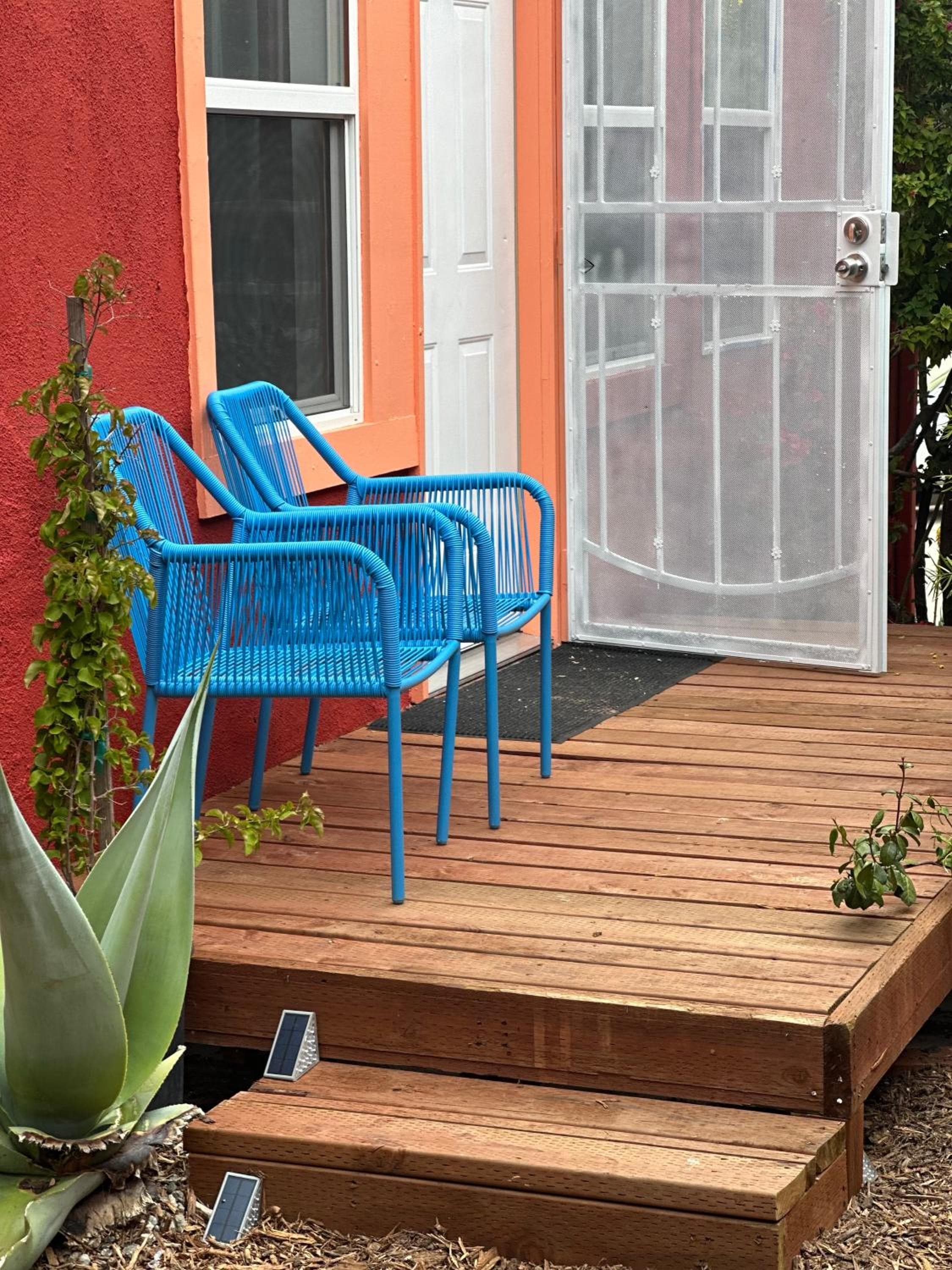 Modern, Remodeled Echo Park House-Walk to Sunset Blvd, Dodgers Stadium, Shops, Bars, Restaurants, Lake, Concerts — 1