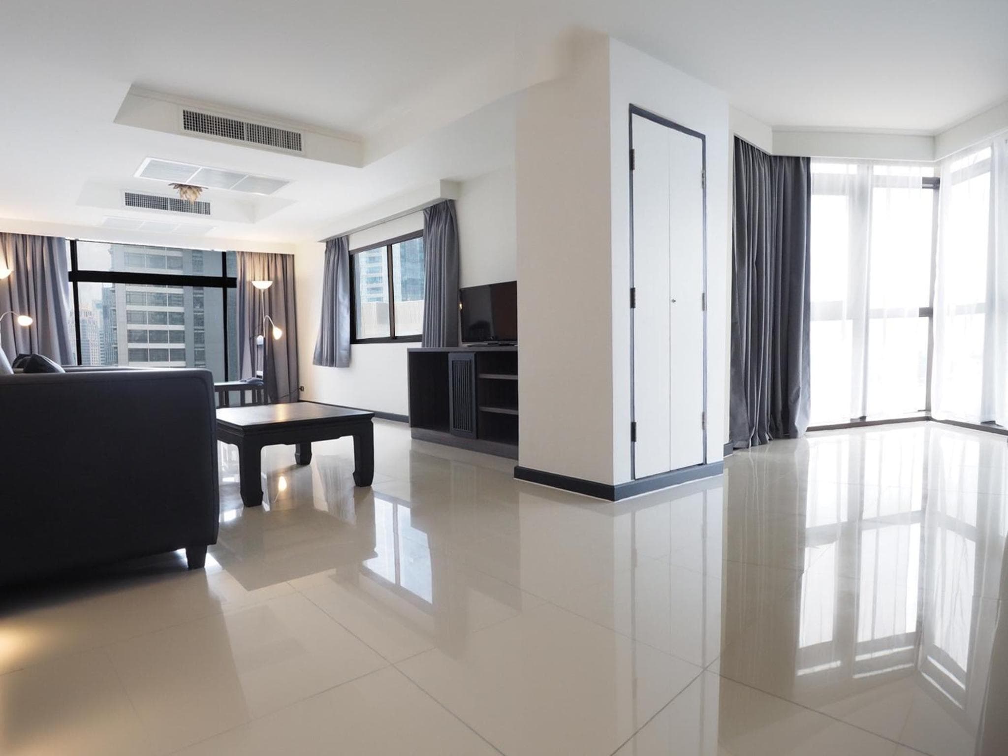 Pinnacle Lumpini Park Hotel — 9
