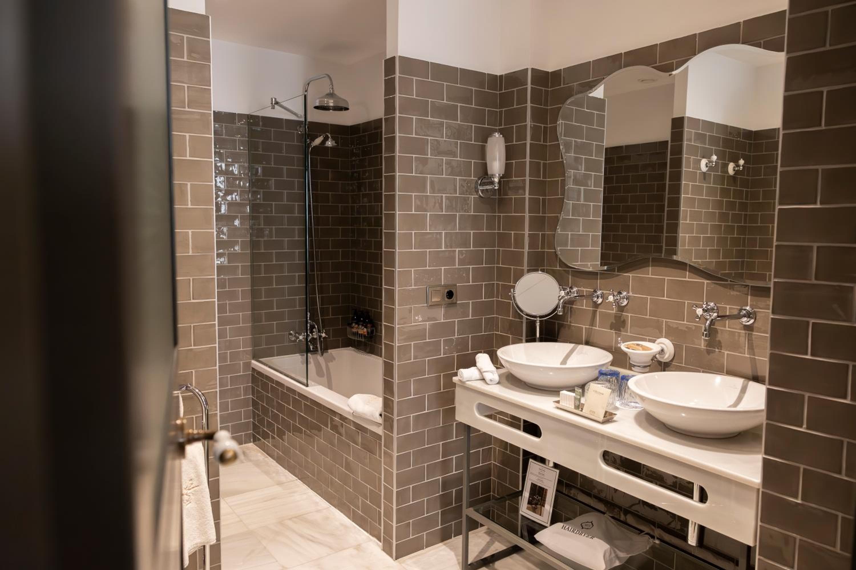 Hotel Gravina 51 — 23