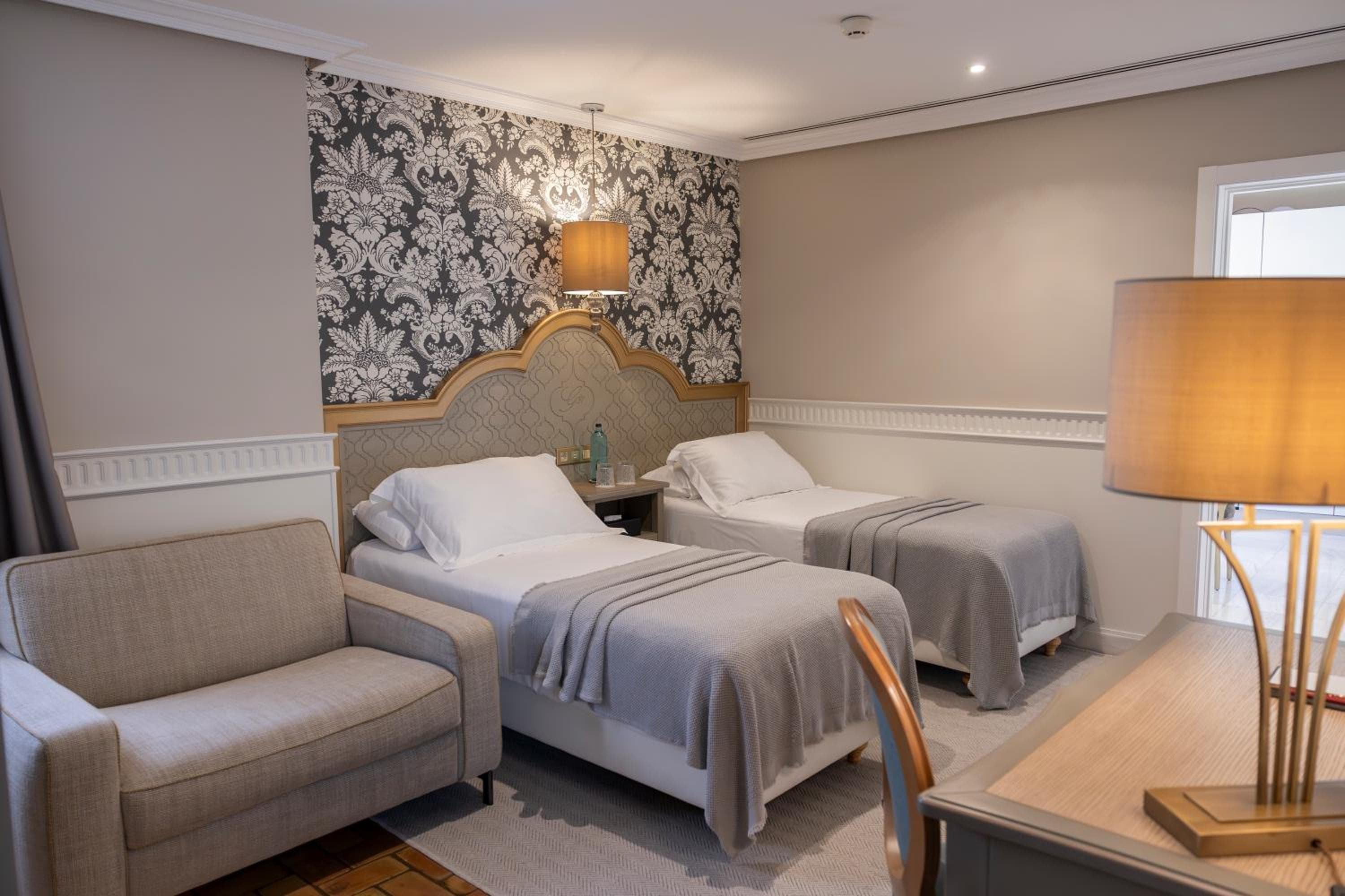 Hotel Gravina 51 — 27