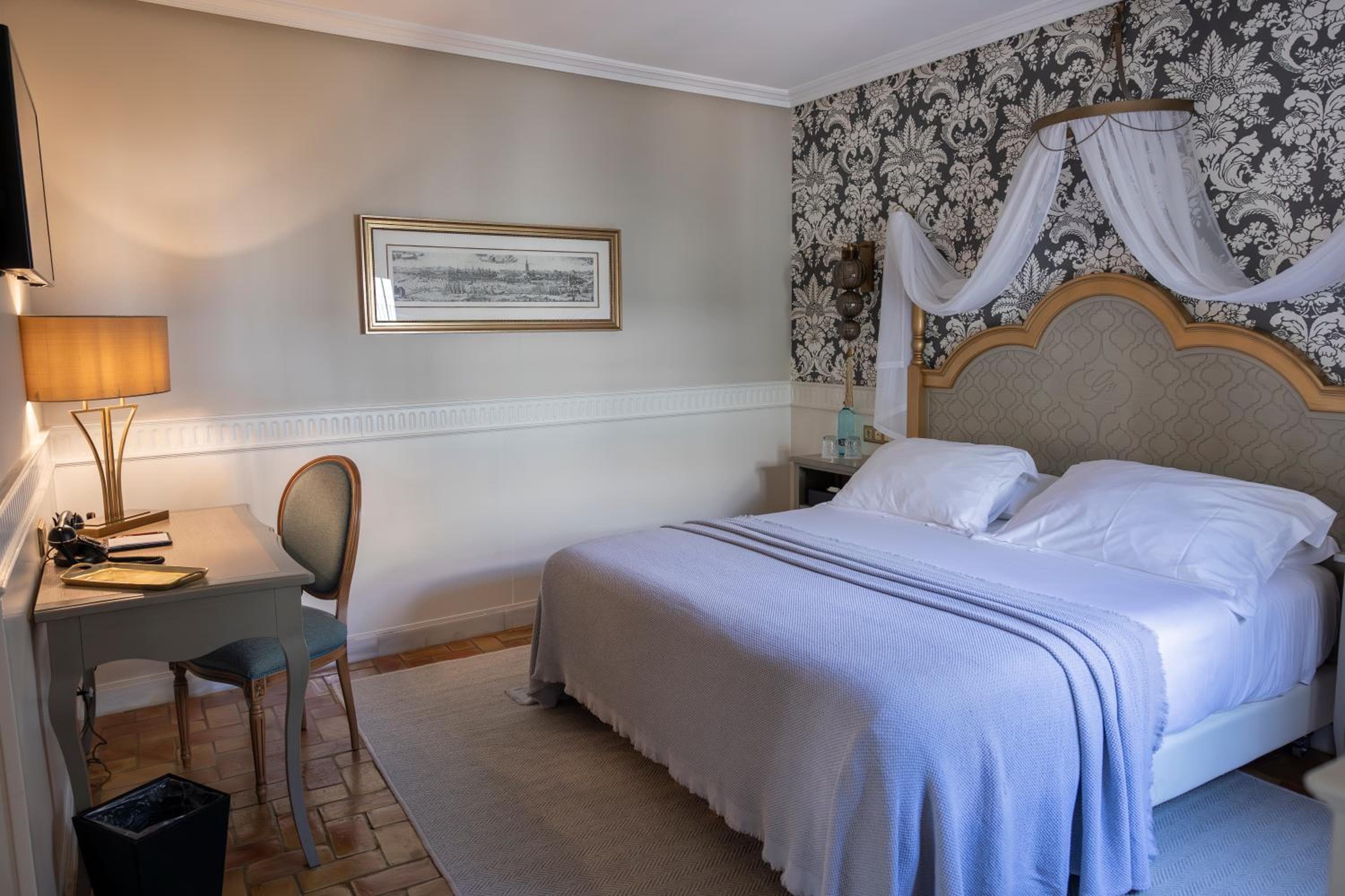Hotel Gravina 51 — 26