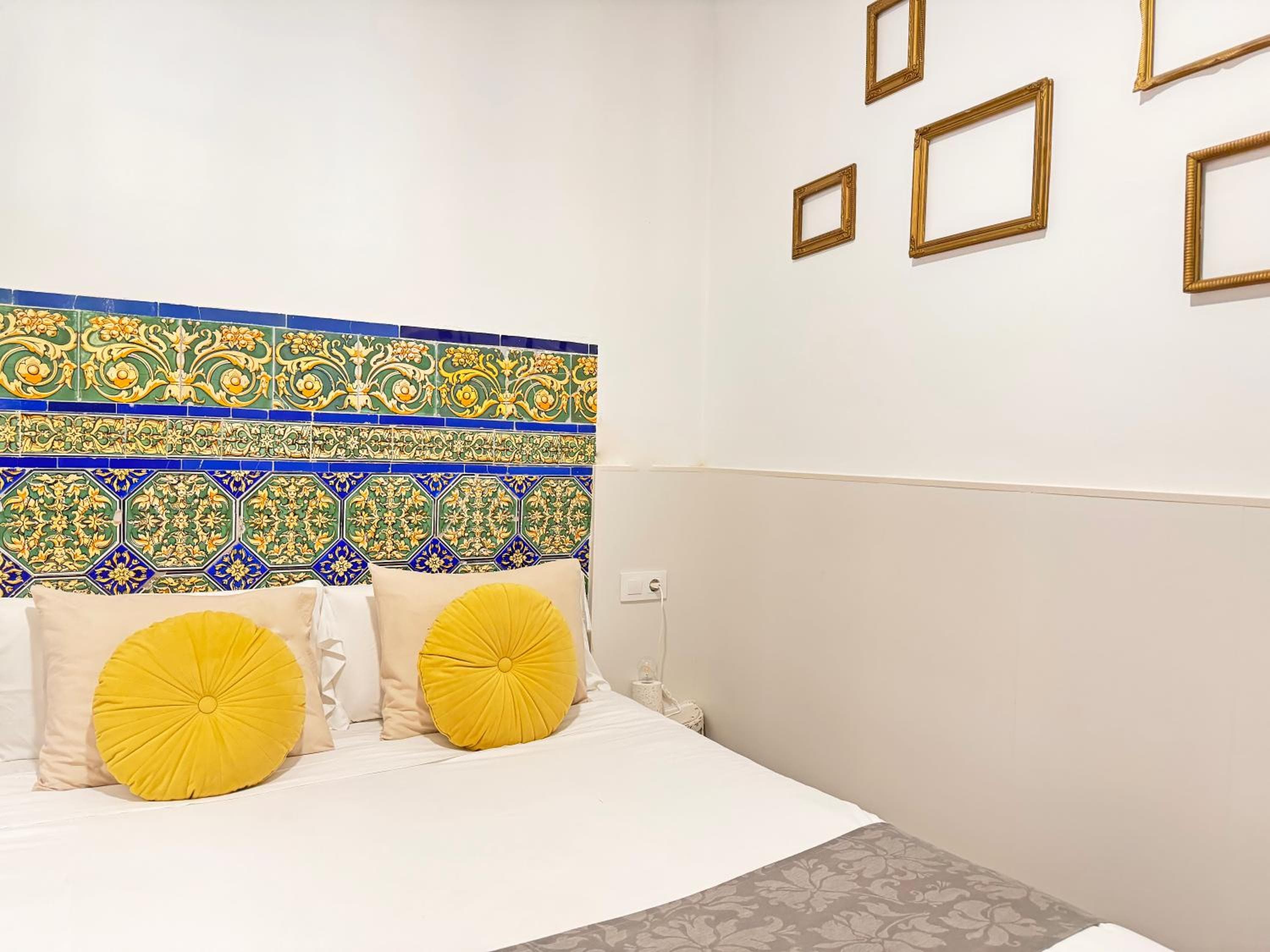 Palace House Hércules Apartments — 15