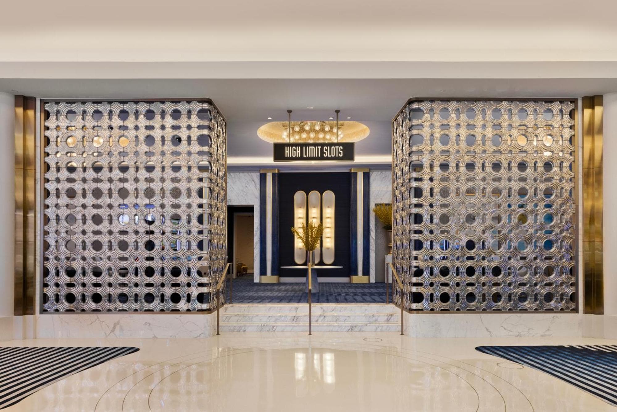 Fontainebleau Las Vegas — 13