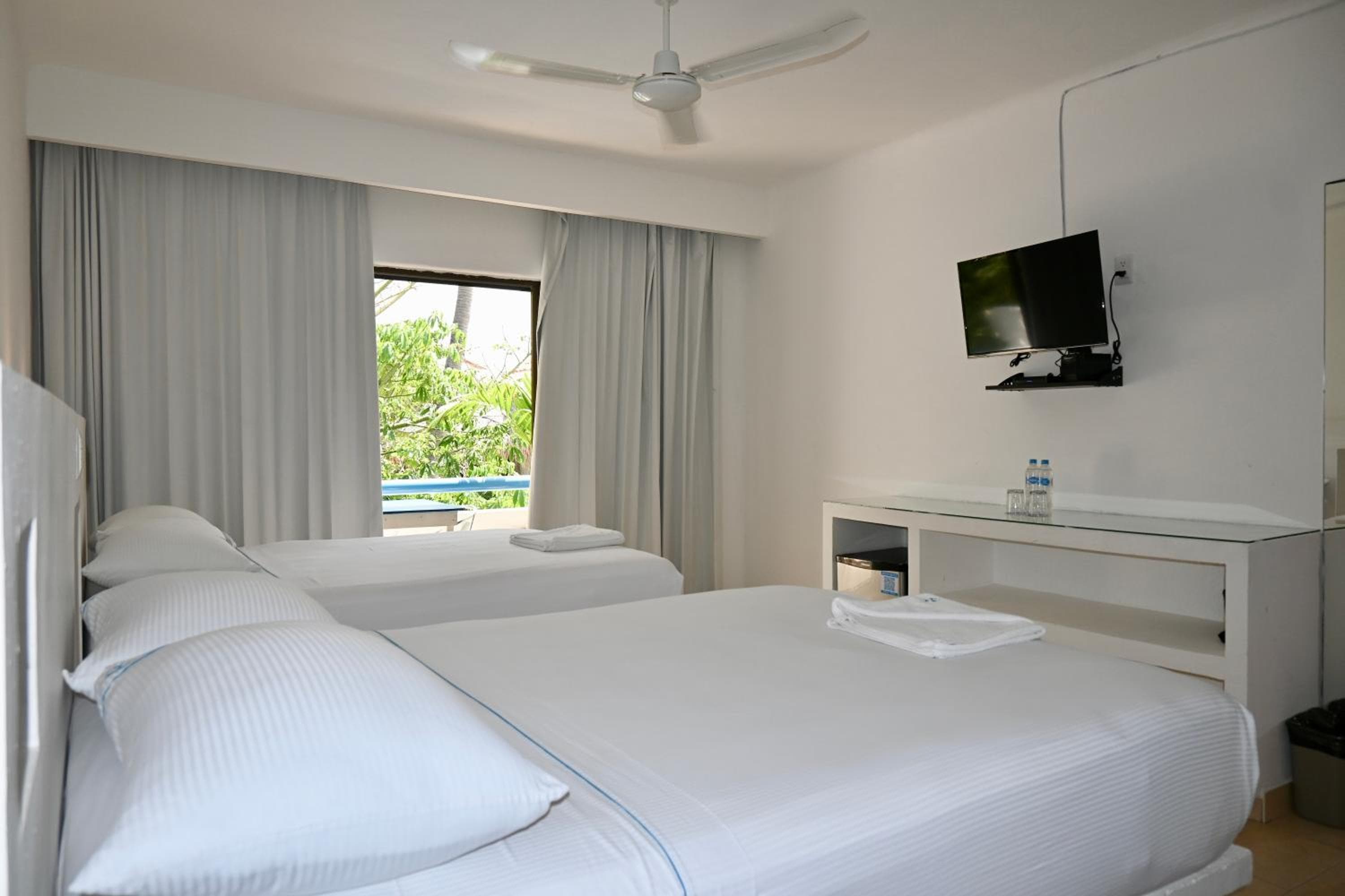 Pelicano Inn Playa del Carmen - Beachfront Hotel — 16