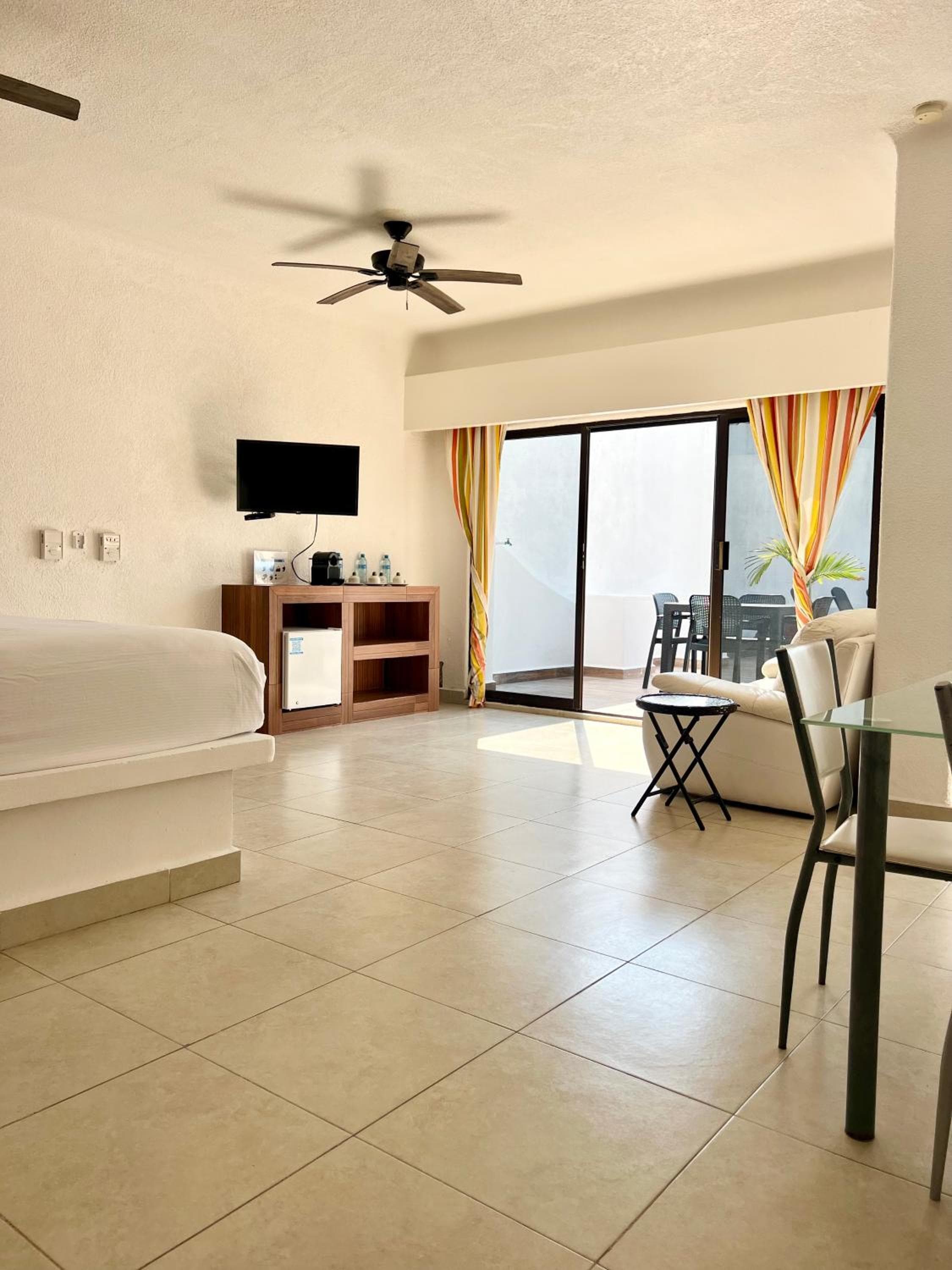 Pelicano Inn Playa del Carmen - Beachfront Hotel — 26
