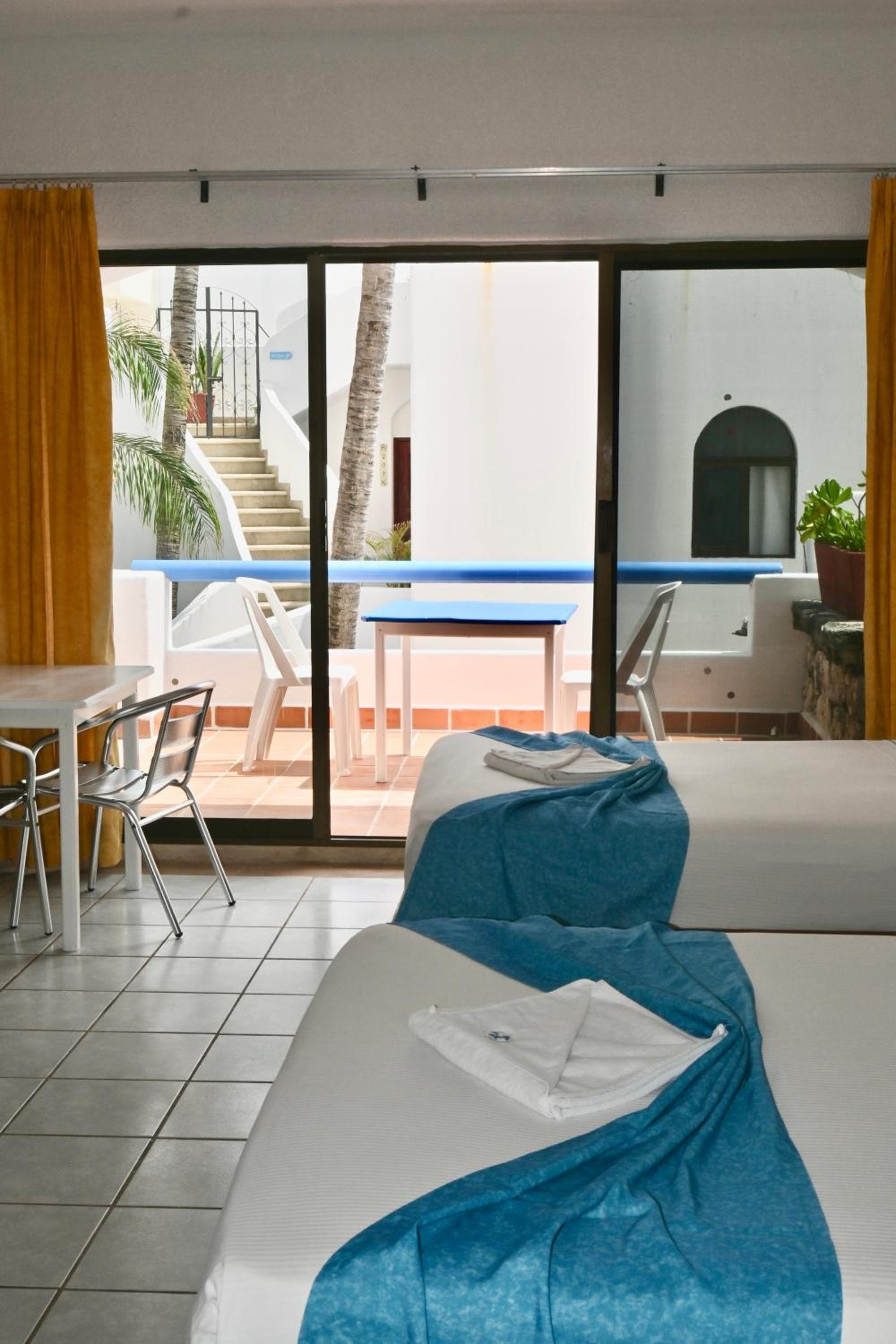 Pelicano Inn Playa del Carmen - Beachfront Hotel — 14