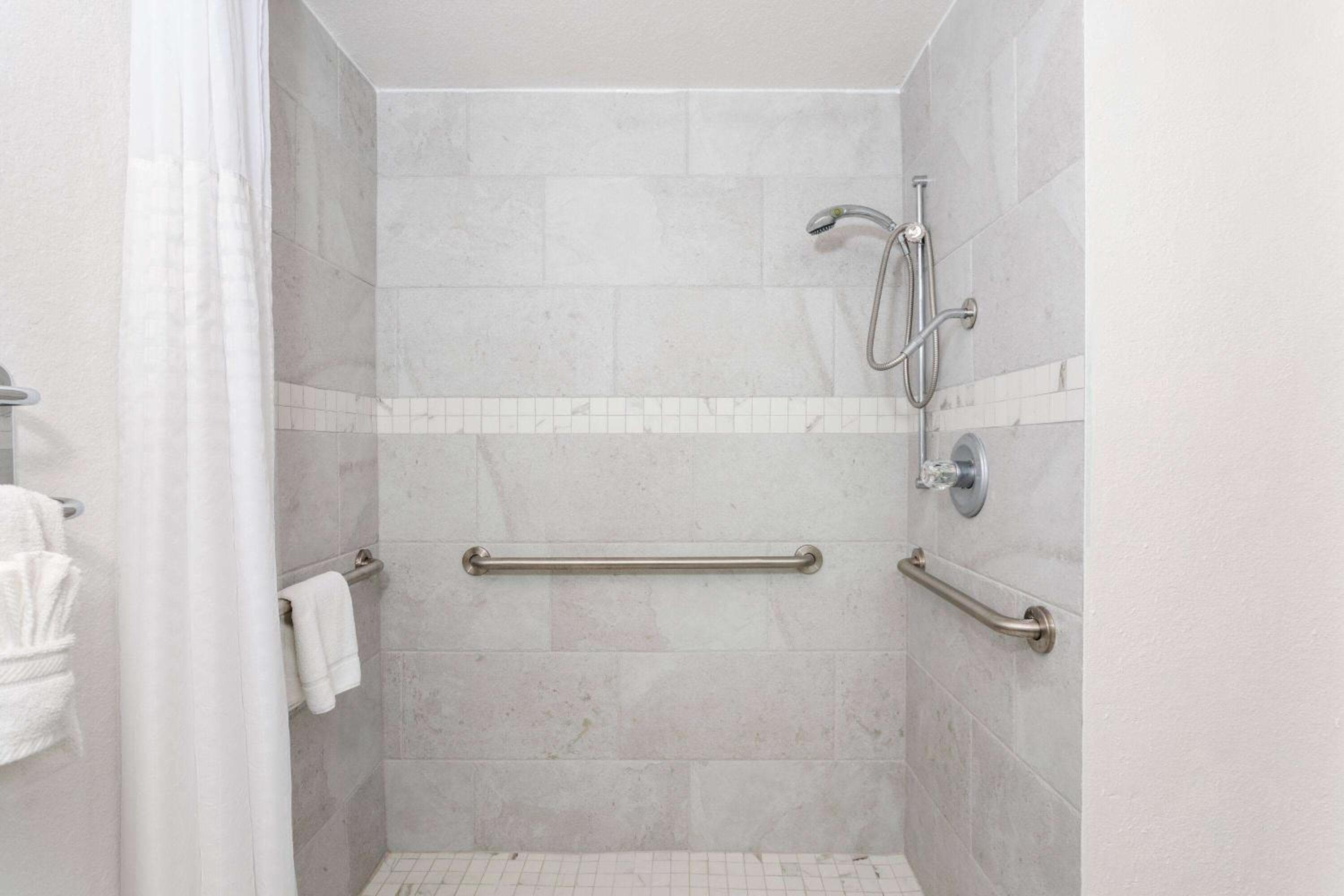 Baymont by Wyndham Orlando-International Dr-Universal Blvd — 7