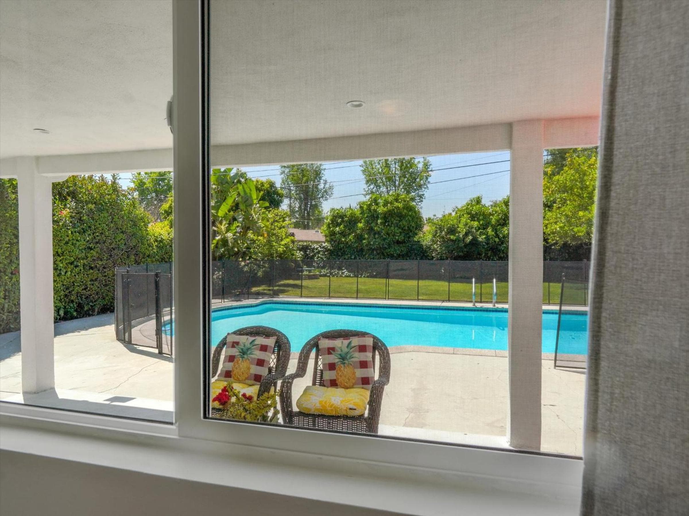 Hollywood Dream pool home & king beds — 2