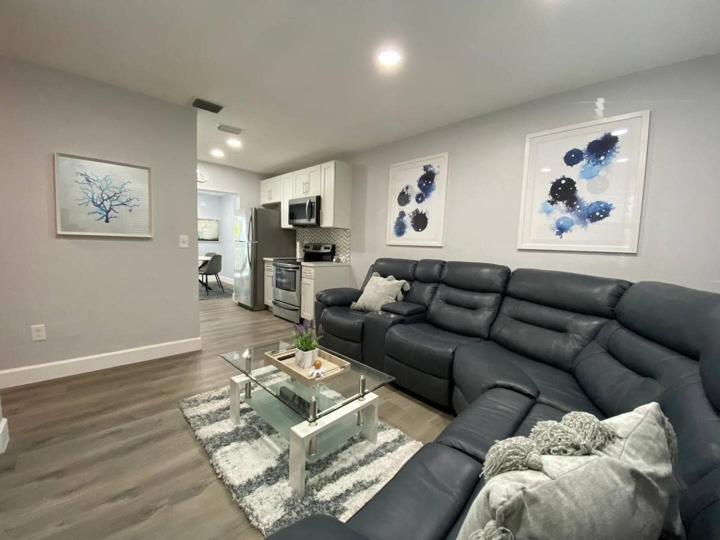 Rachaels Upscale 3 Bedrooms Luxury Home — 11