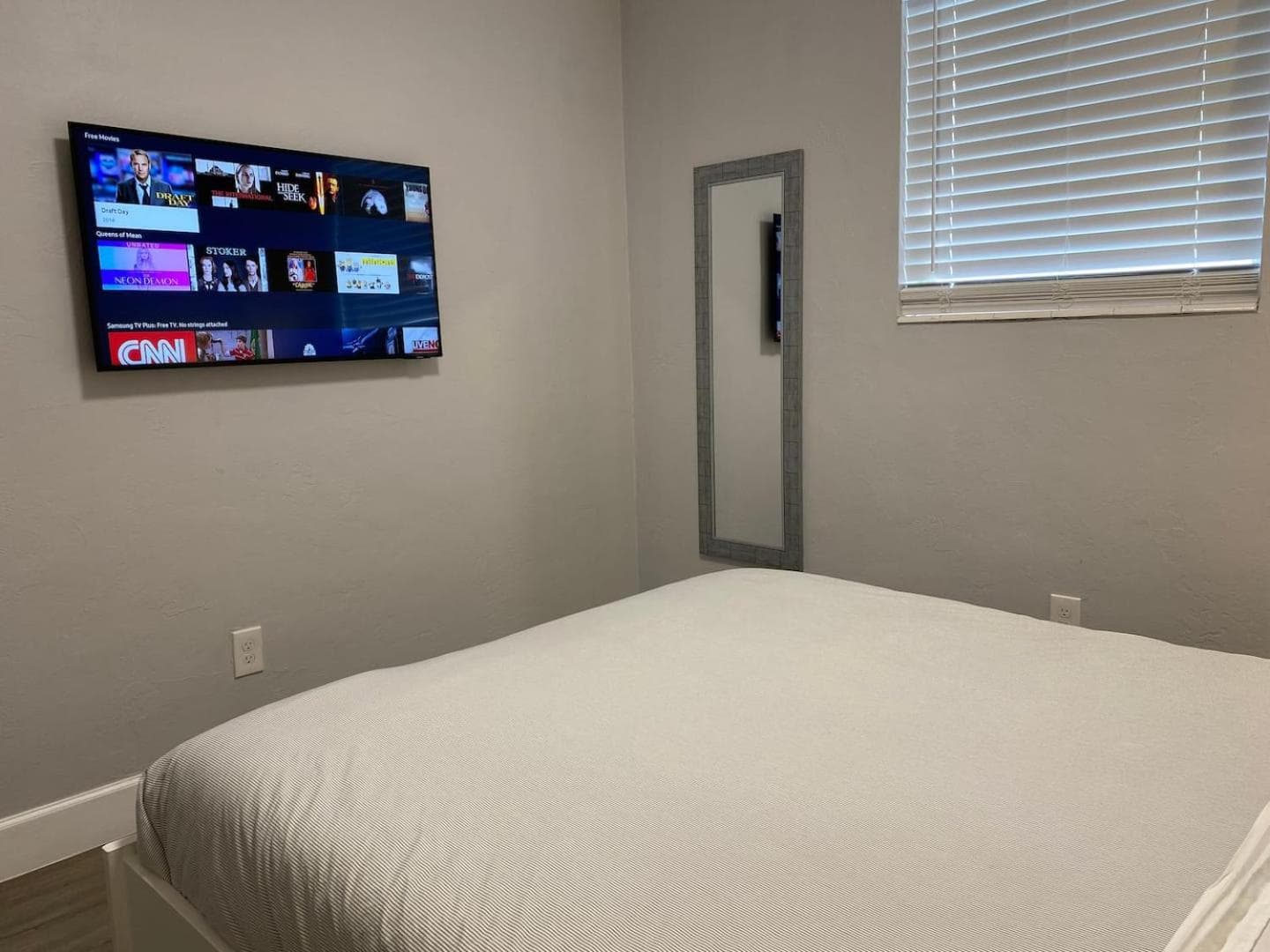 Rachaels Upscale 3 Bedrooms Luxury Home — 24