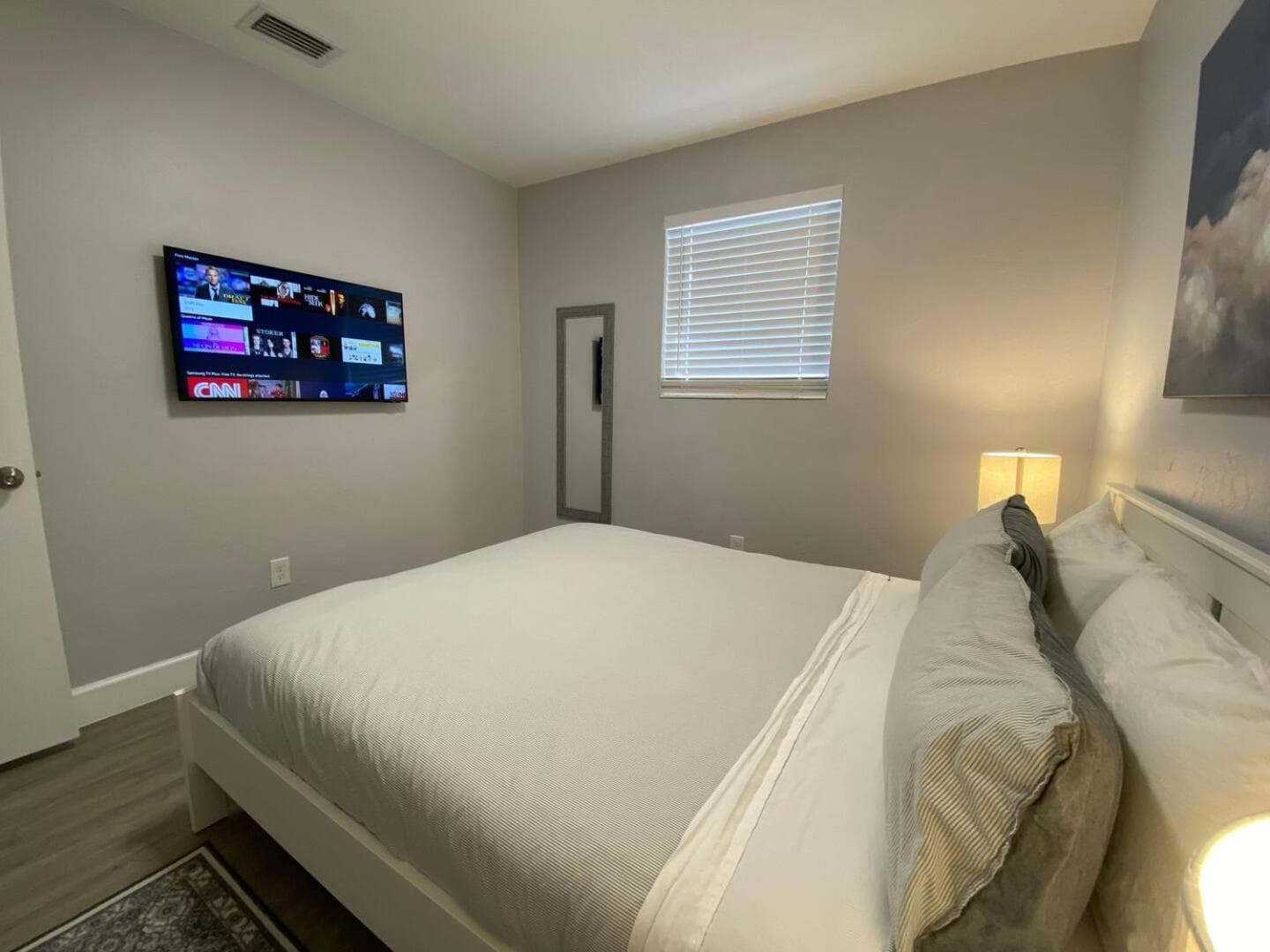 Rachaels Upscale 3 Bedrooms Luxury Home — 28