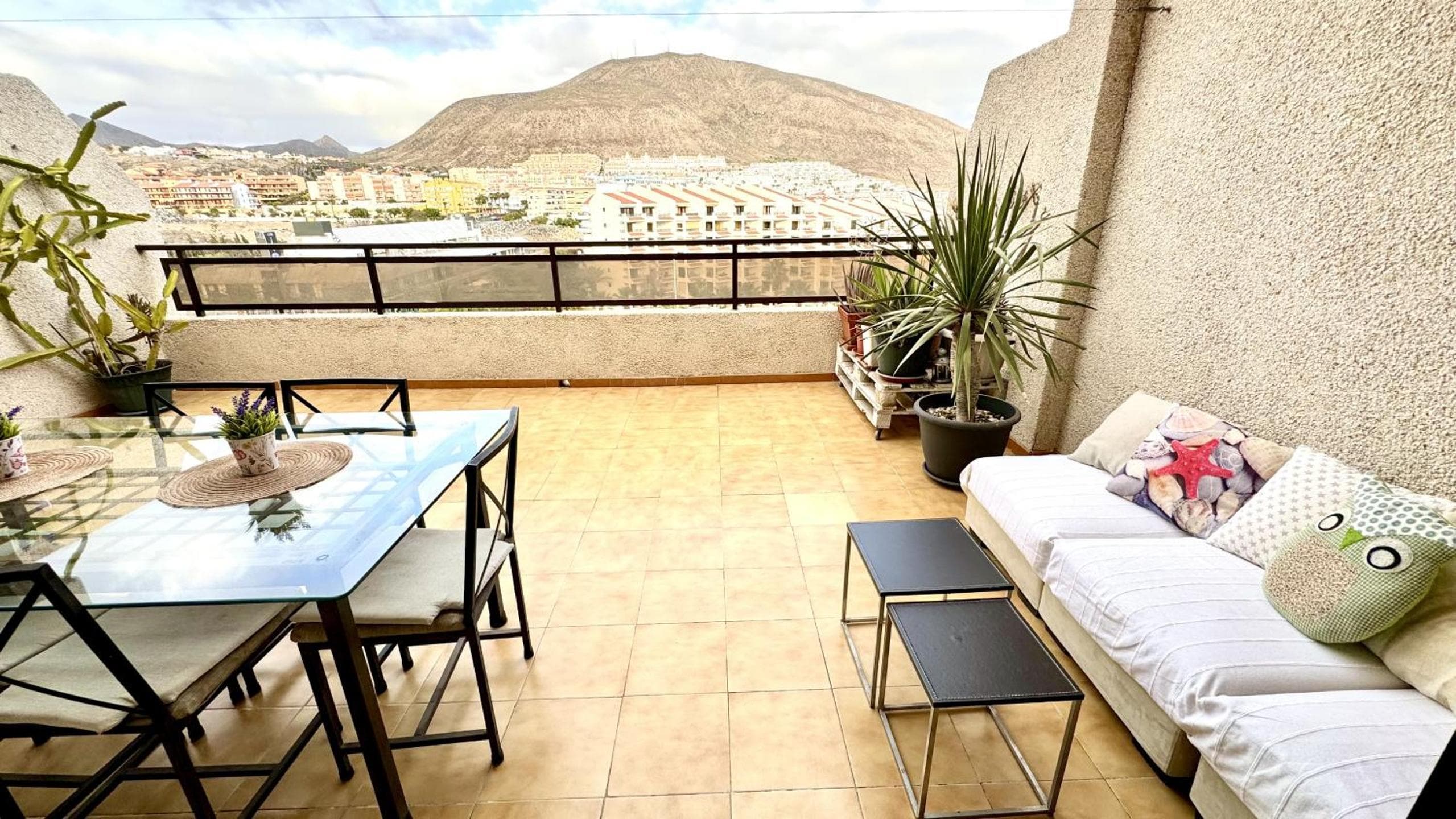 Urban Oasis in Los Cristianos by Deihu Experiences — 2