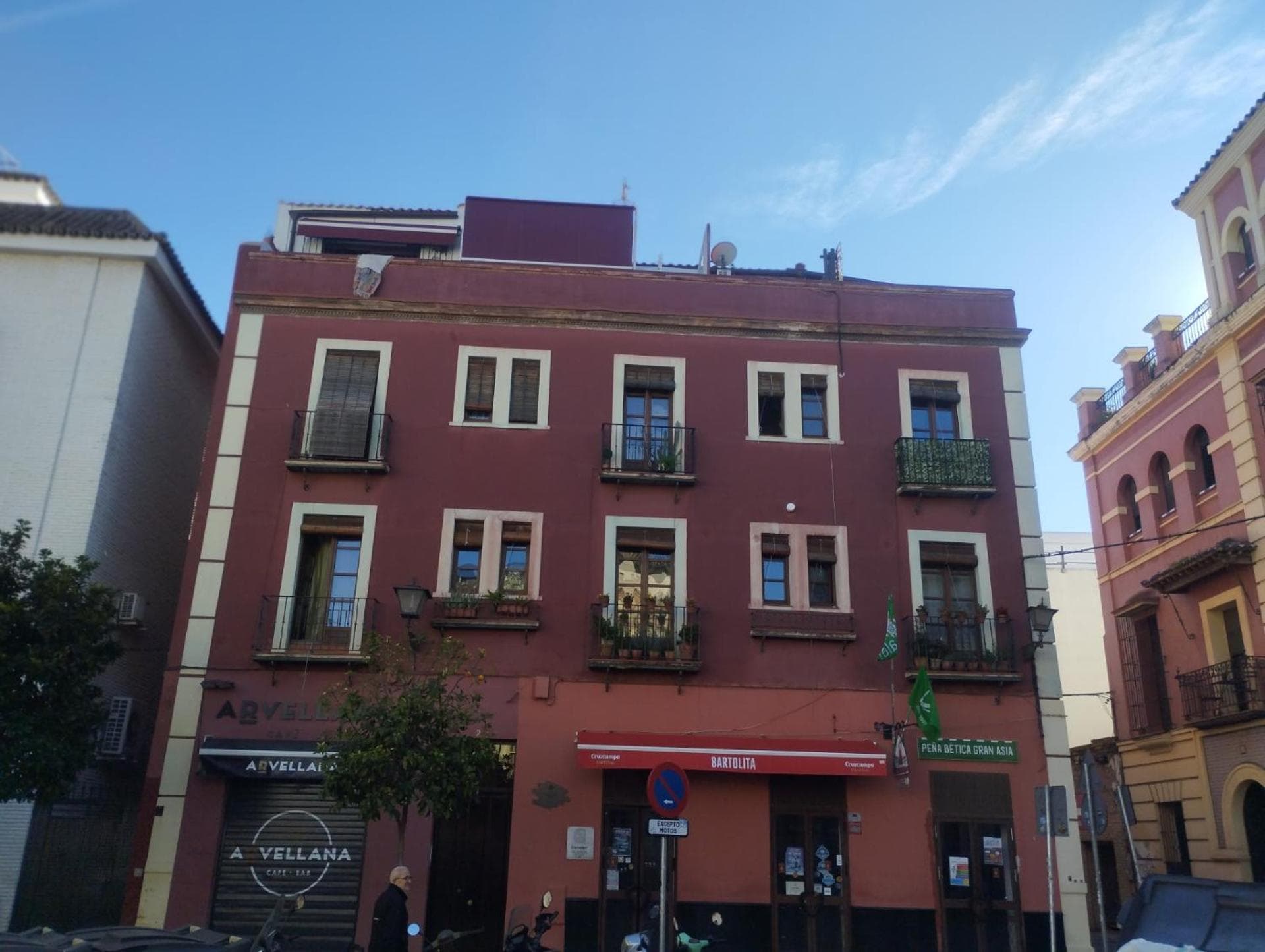 Ático céntrico plaza Moravia ,San Julian. — 2
