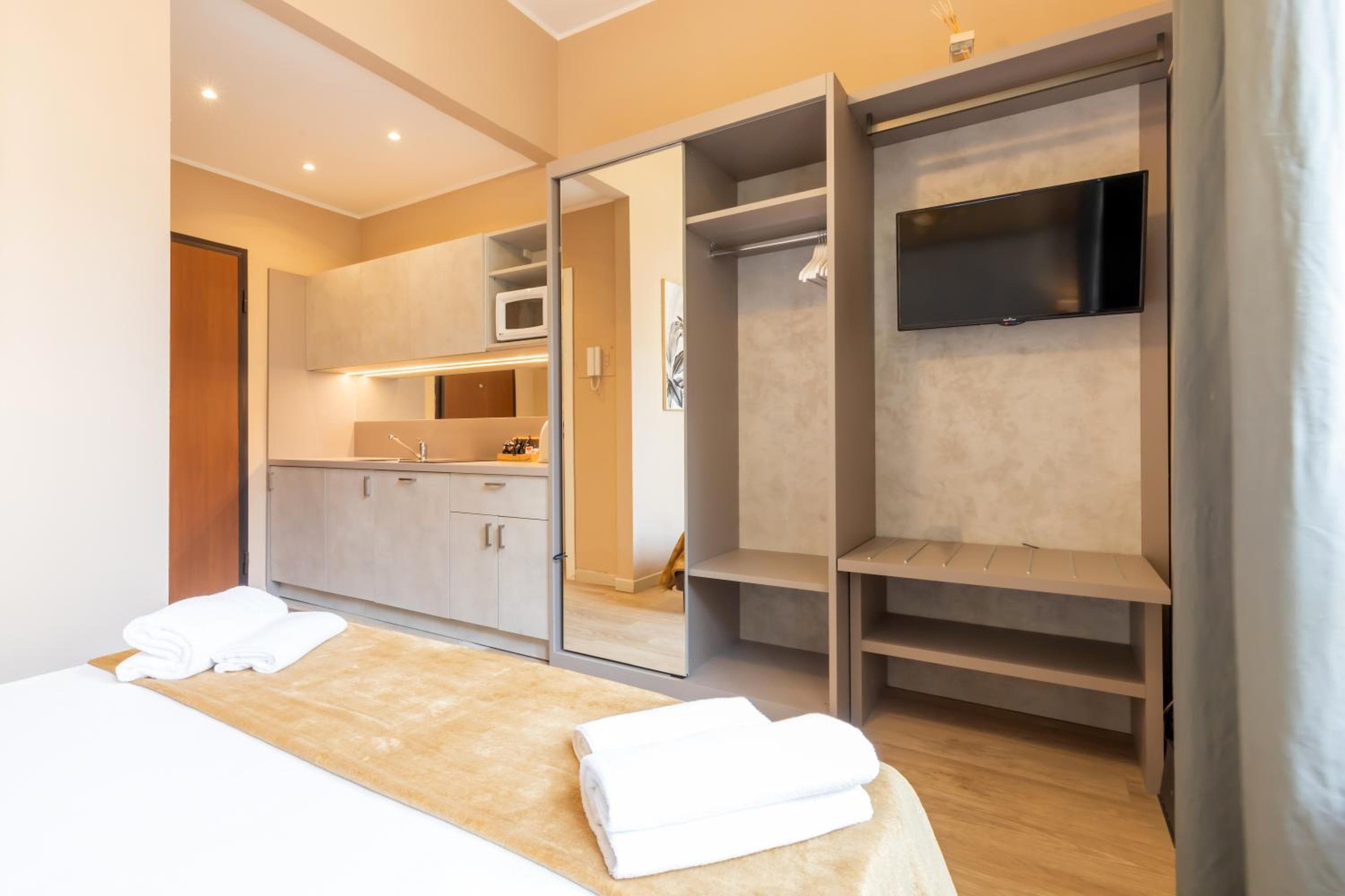 Milan Retreats — 8