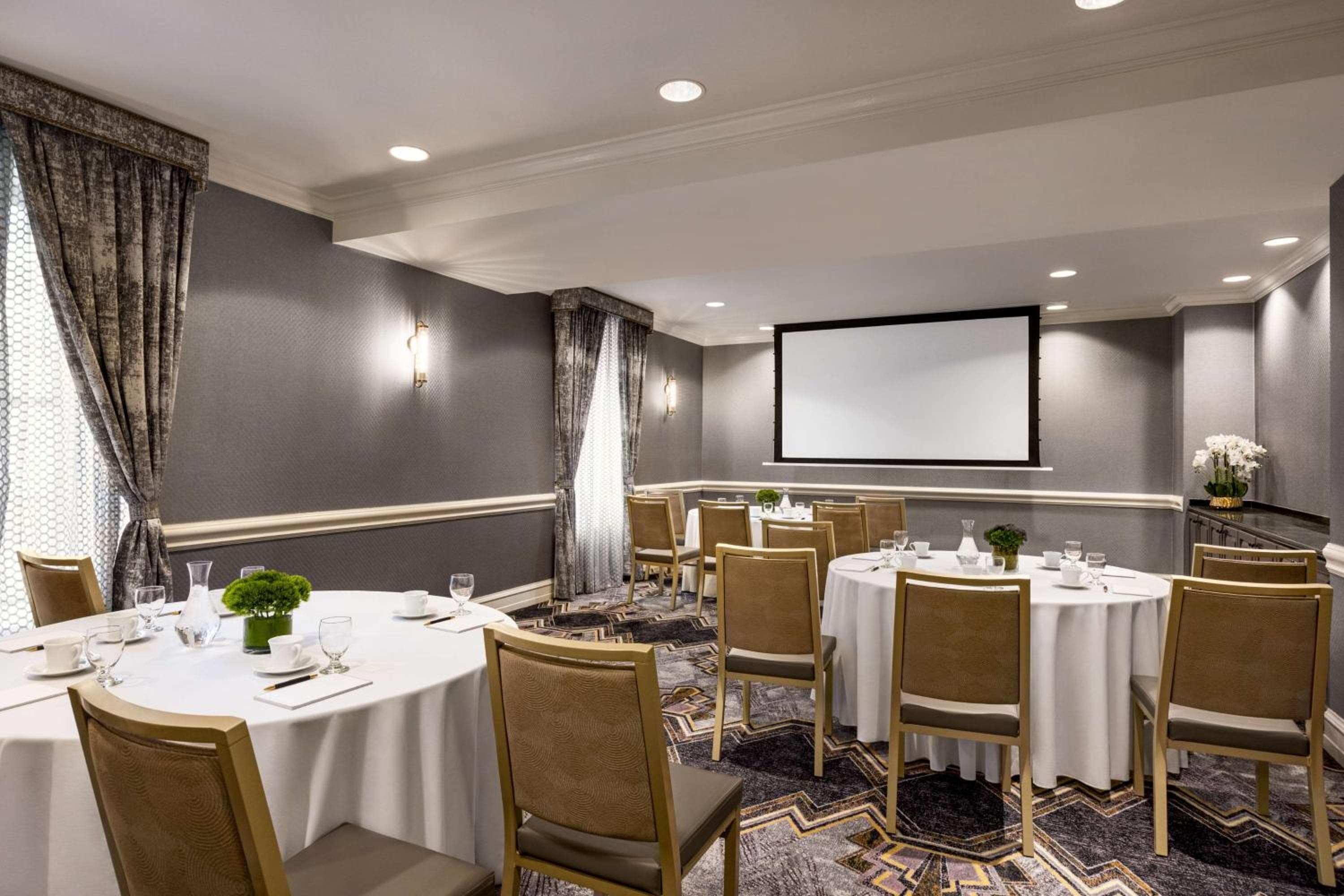 Martinique New York on Broadway, Curio Collection by Hilton — 21
