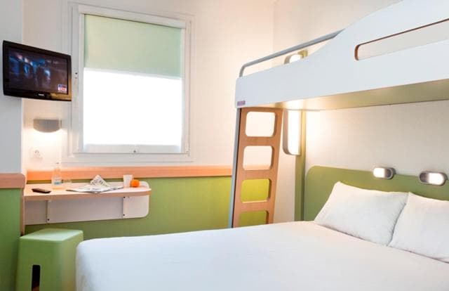 Ibis Budget Málaga Centro — 12