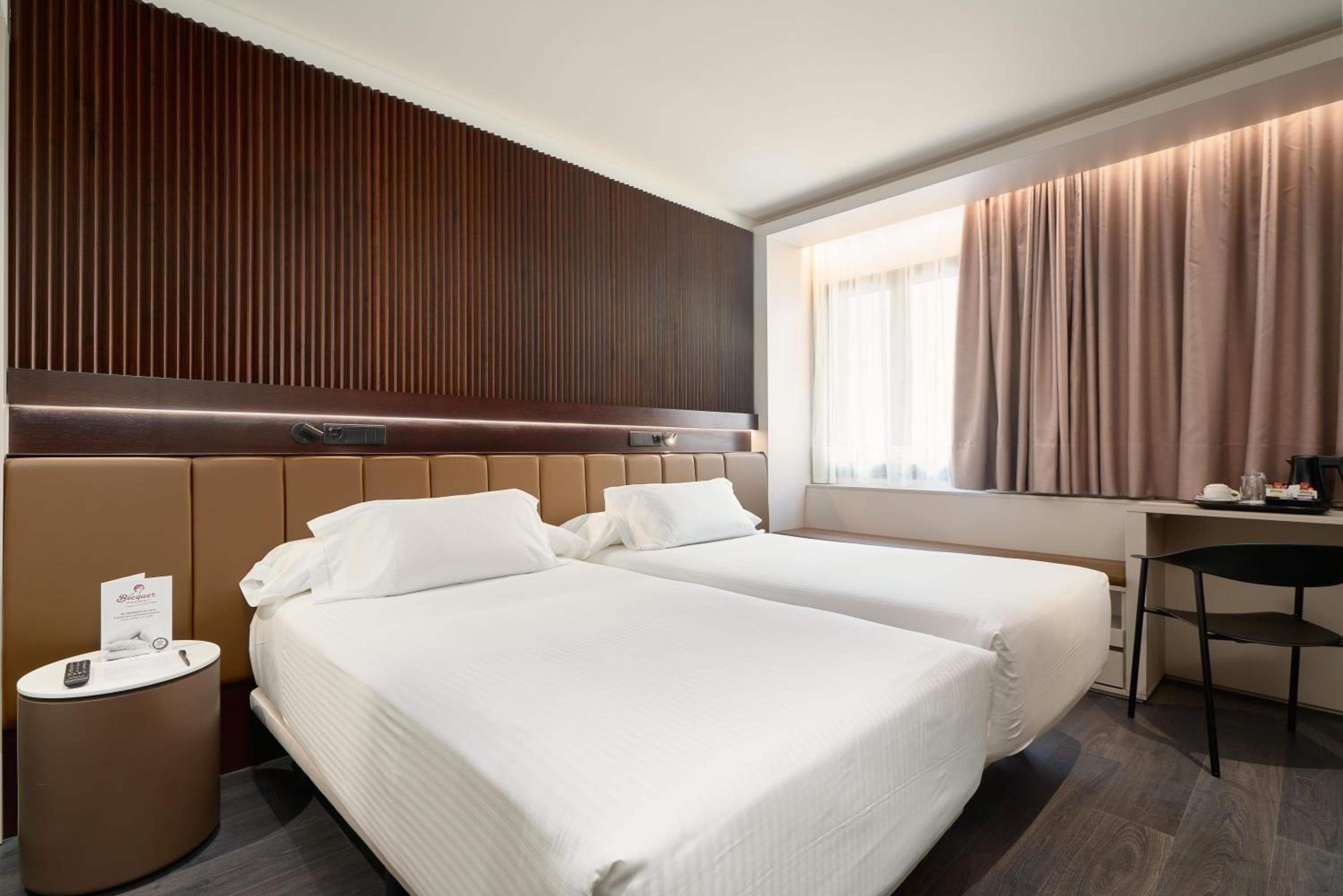 Hotel Bécquer — 18