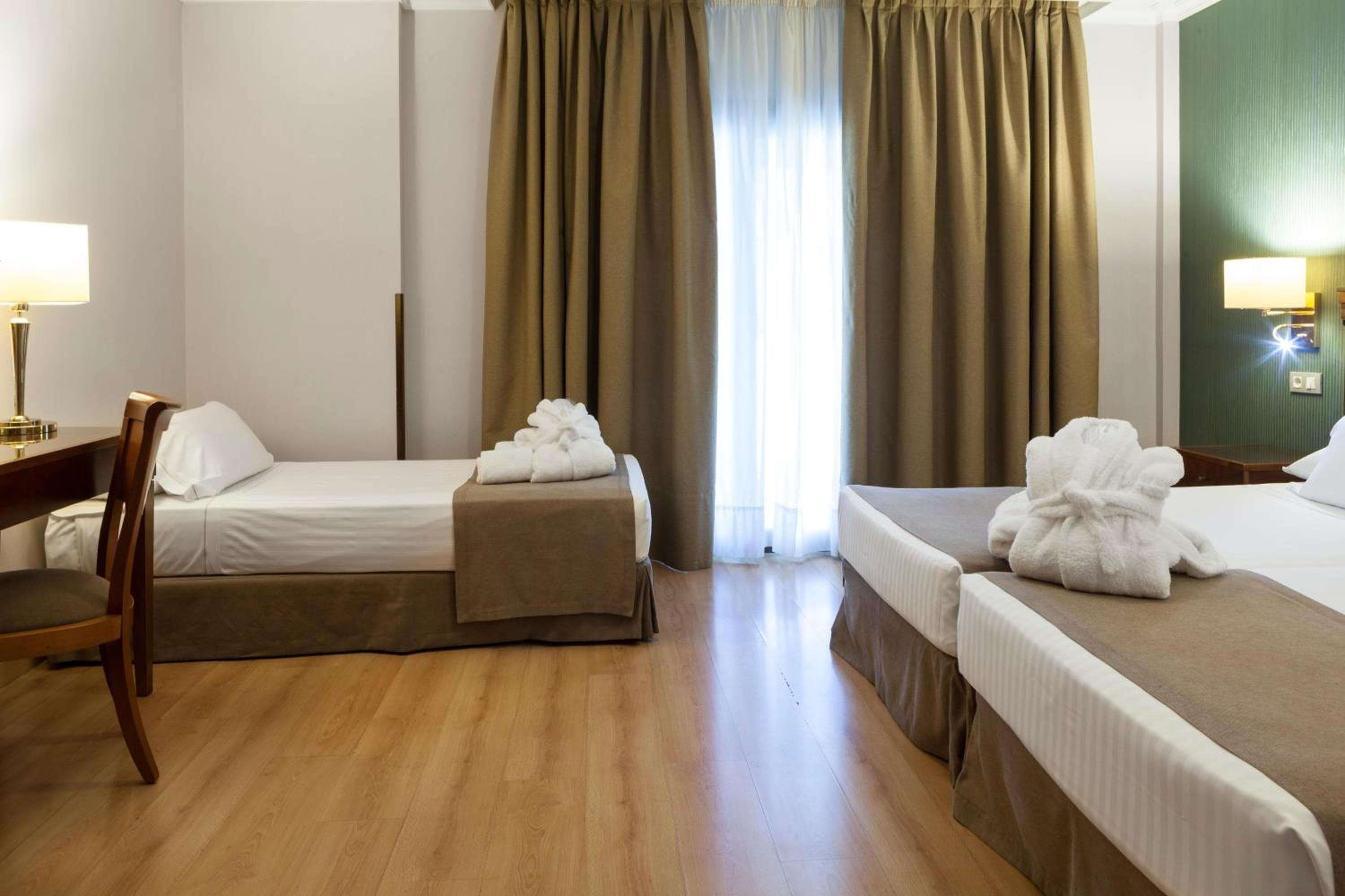 Hotel Bécquer — 21