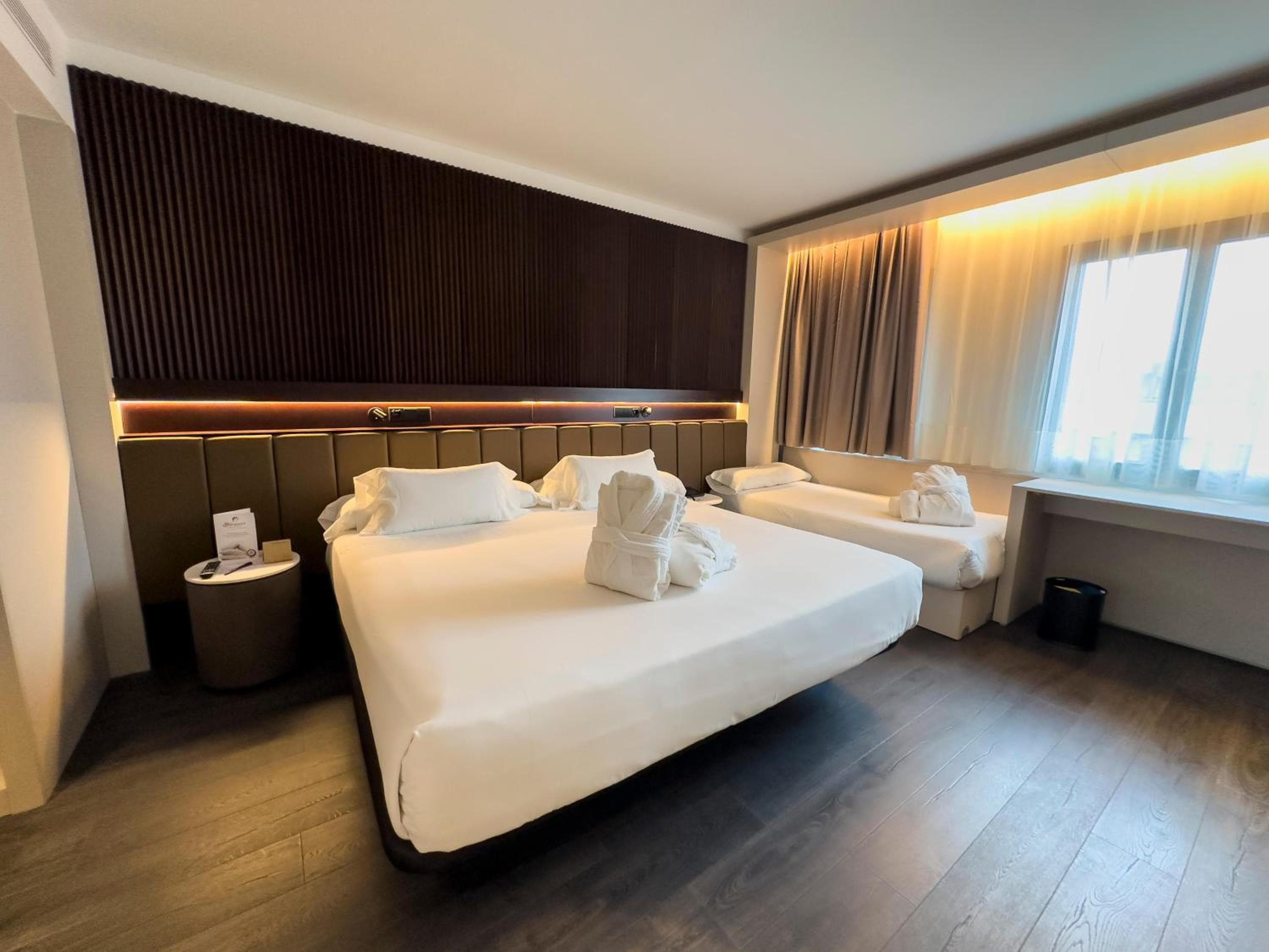 Hotel Bécquer — 22