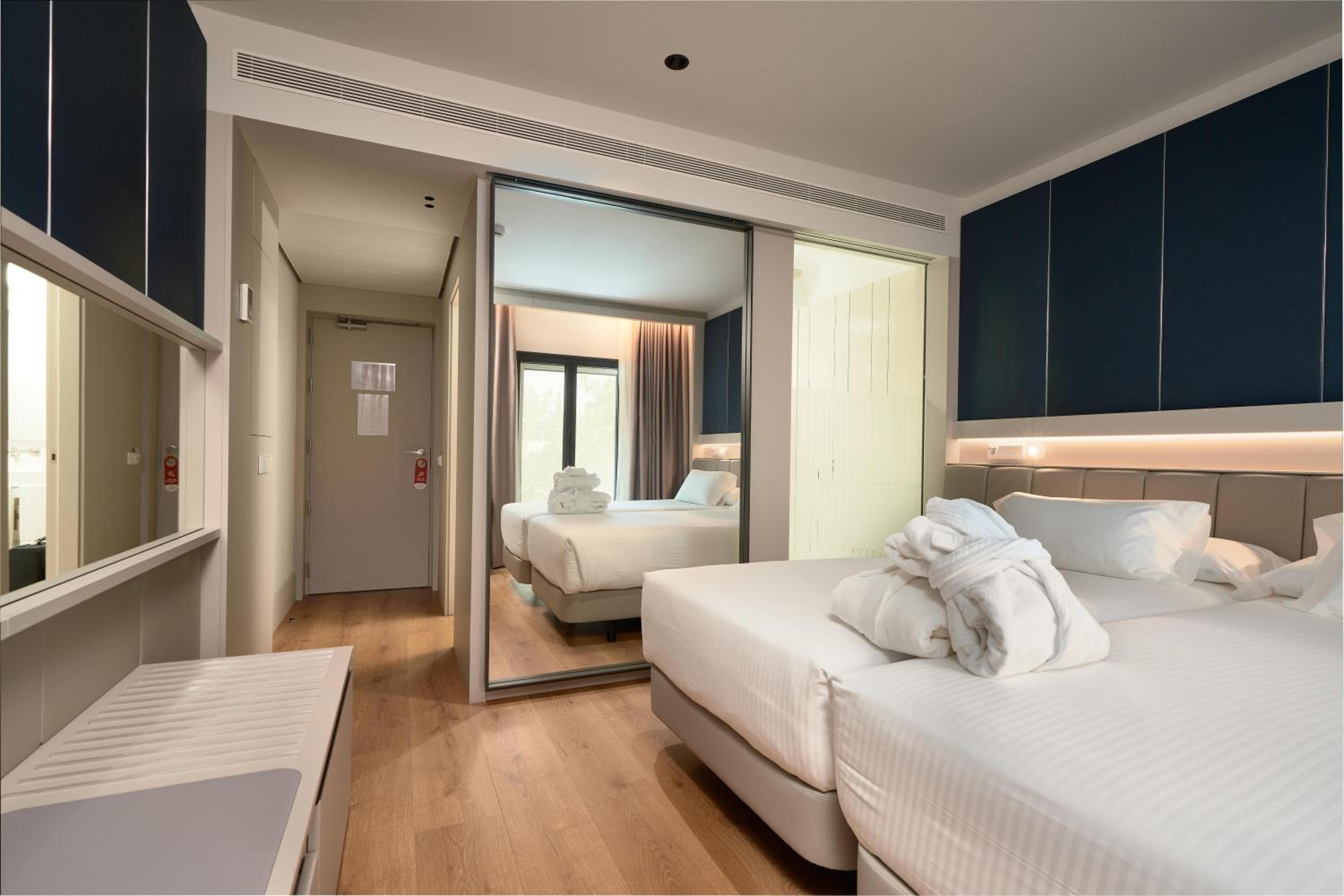 Hotel Bécquer — 23