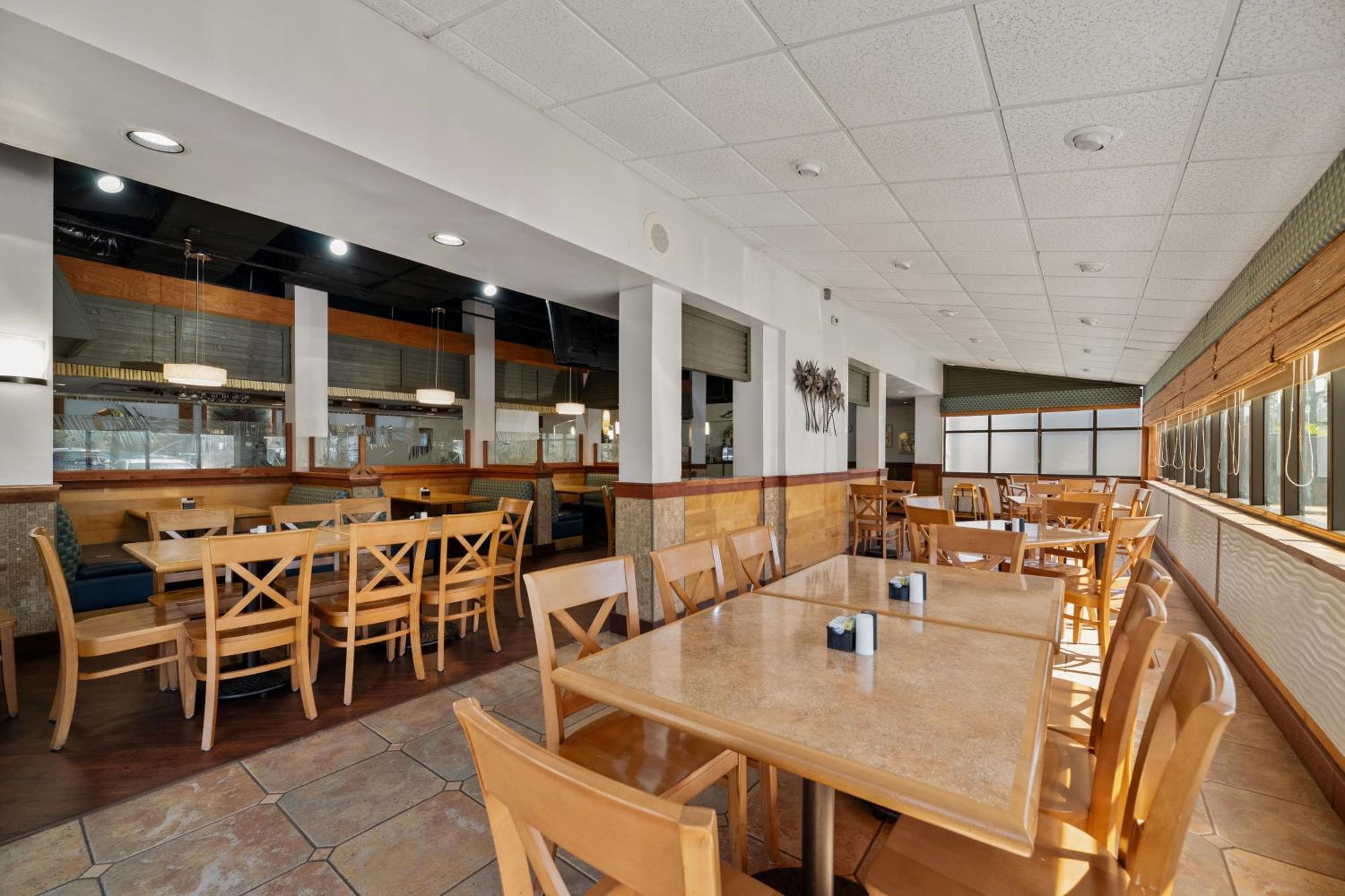 Best Western Orlando Gateway Hotel — 3